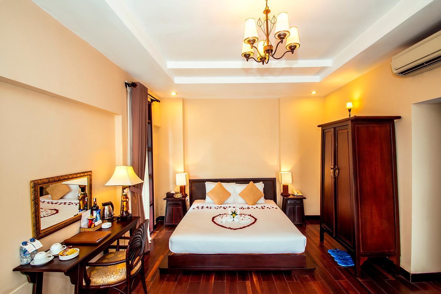 Three-Bedroom Hillside Villa with Private Pool