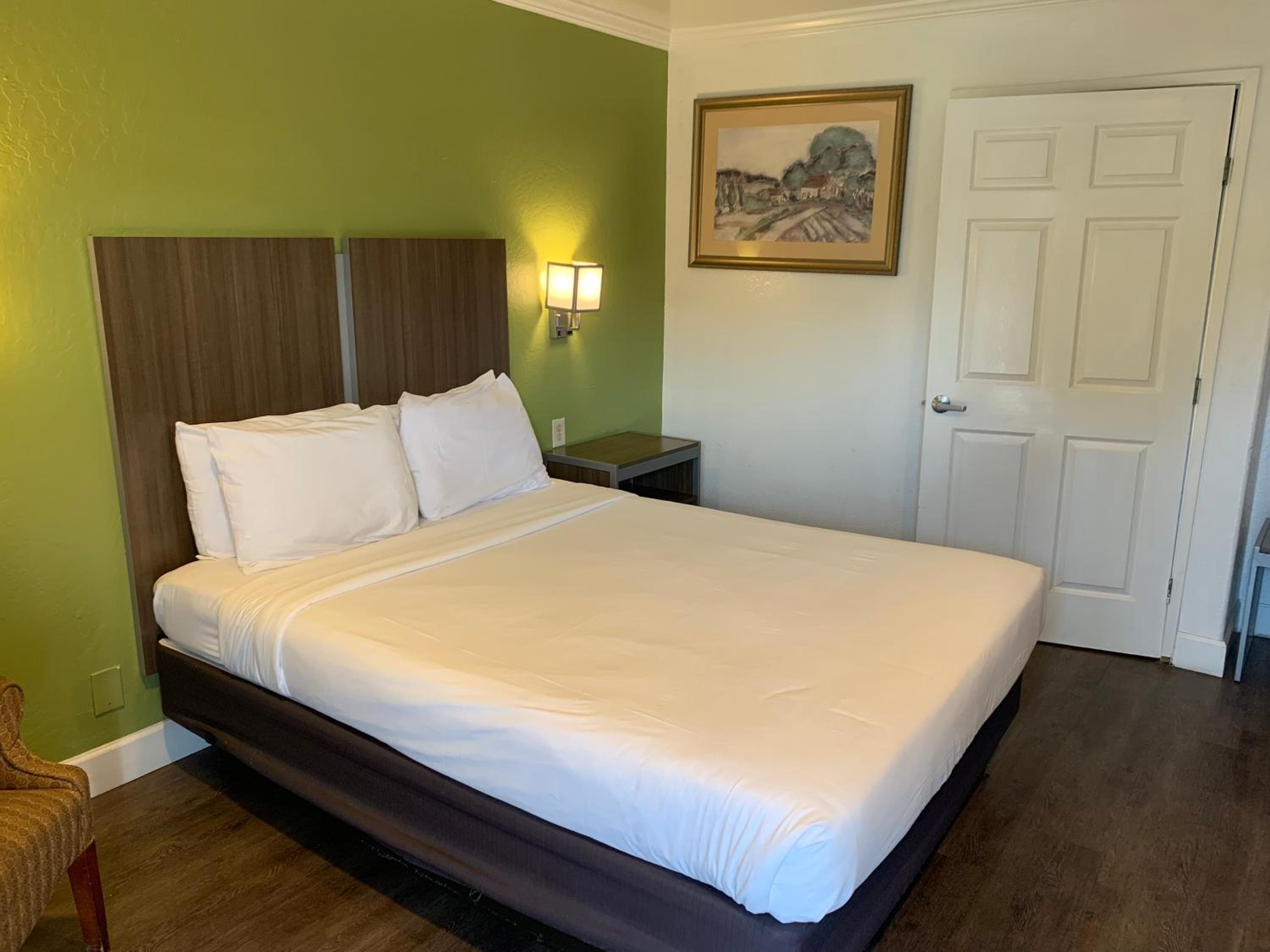 Queen Room - Disability Access