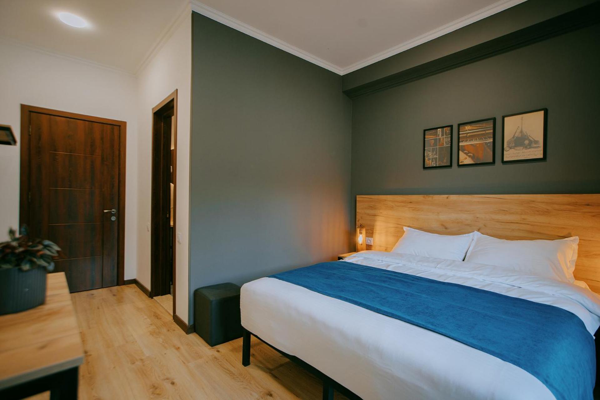 Double Room with Mountain View