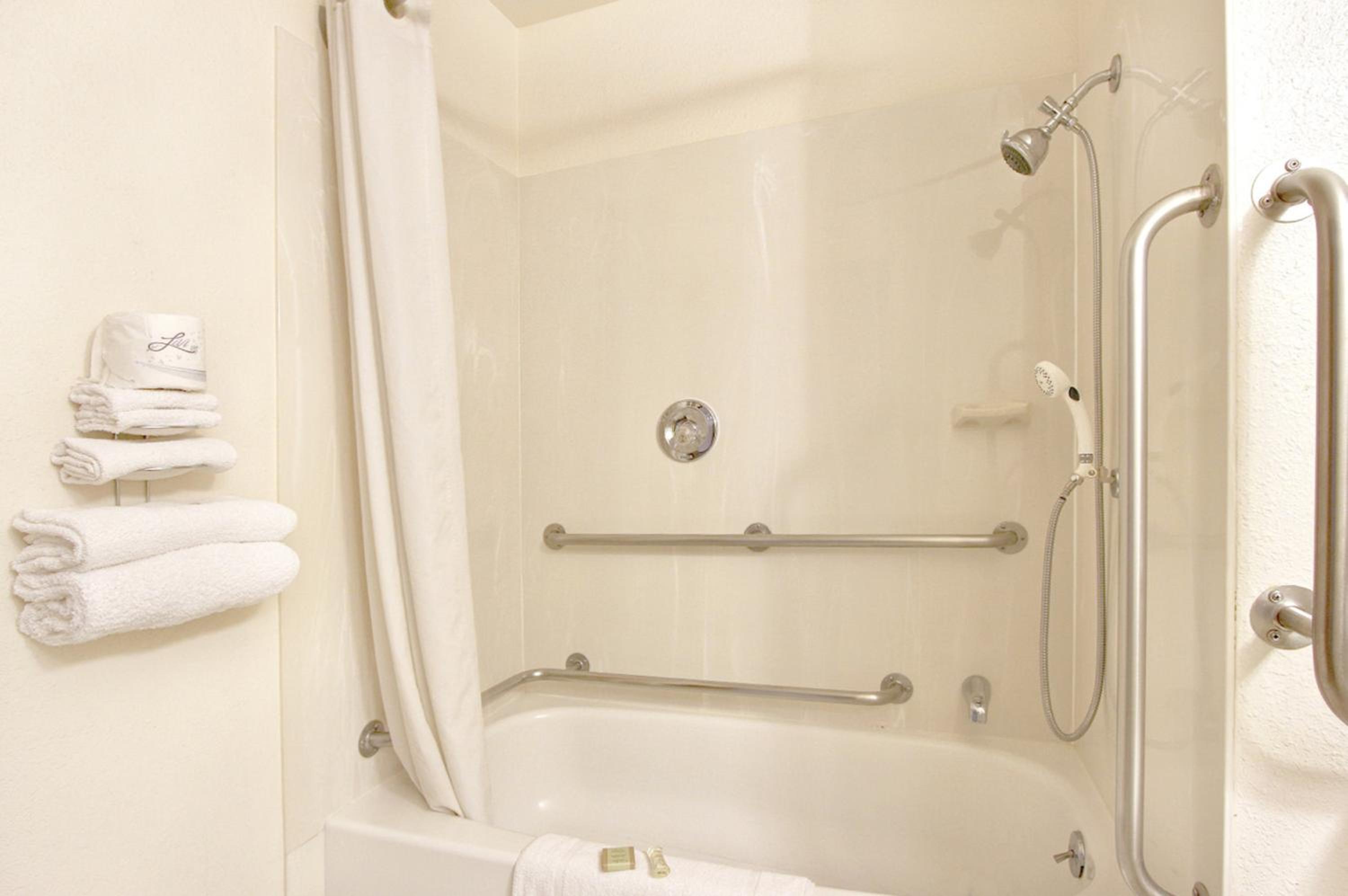 Queen Room - Mobility Access/Non-Smoking