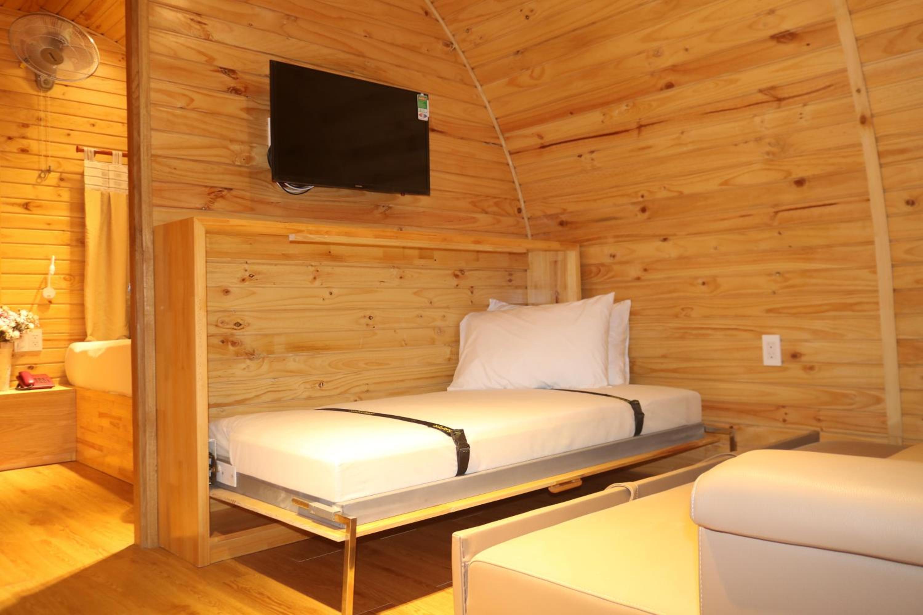 Bungalow with Garden View