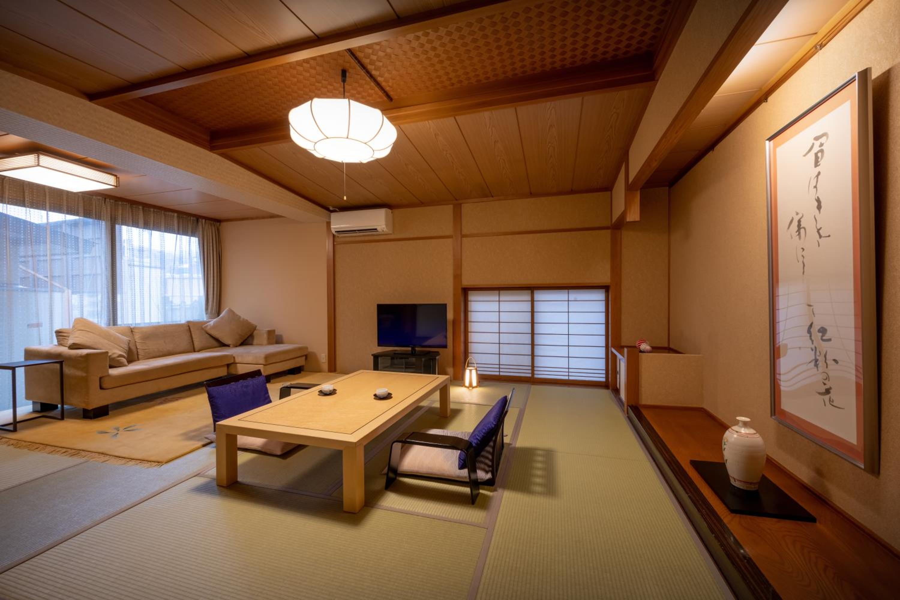 Japanese Western Style Room with Open-Air Bath