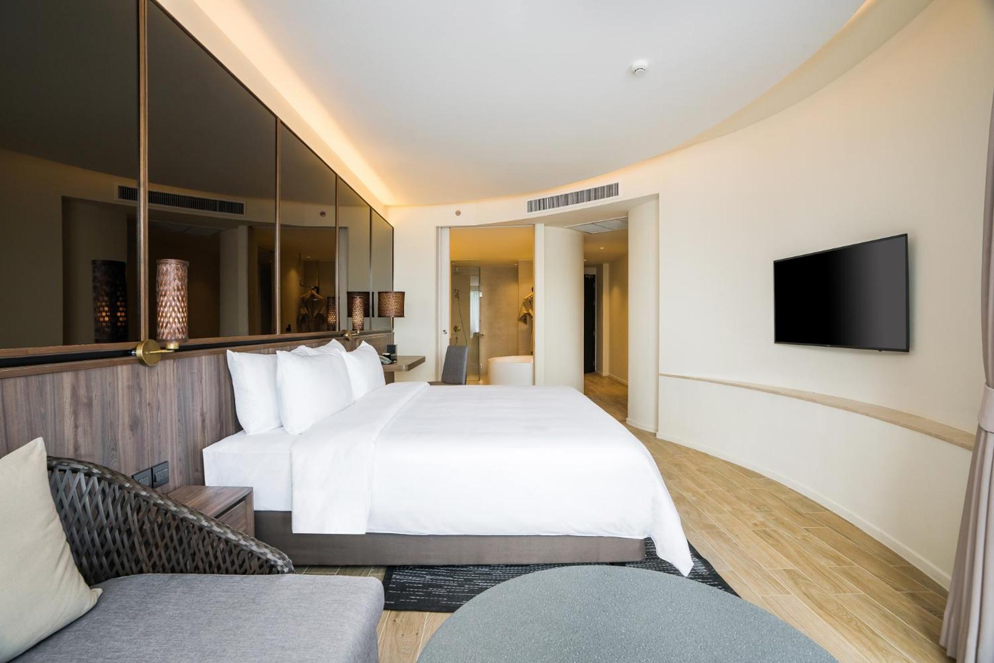 Sea View Grand Deluxe King Room