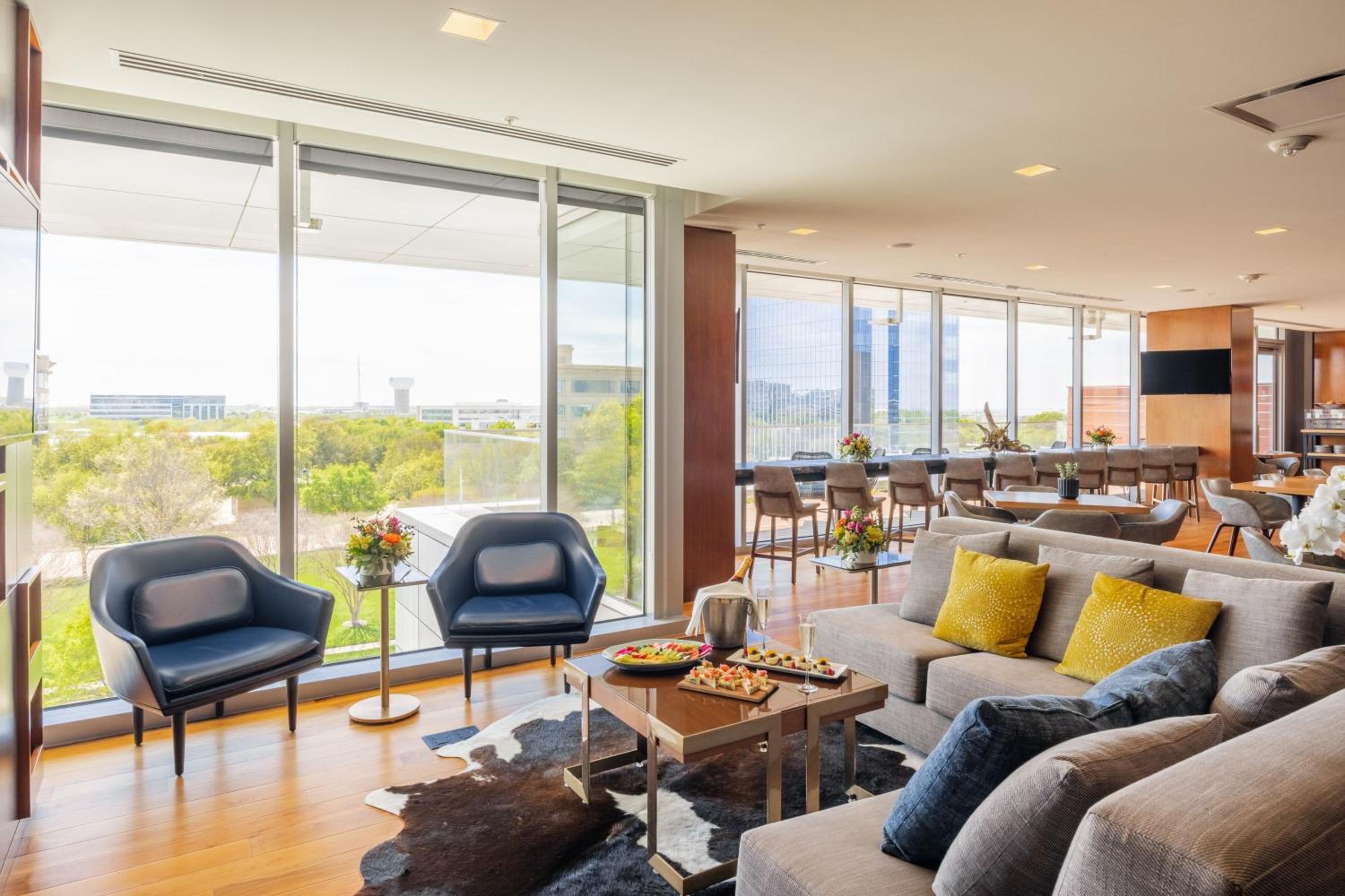 Club King Room