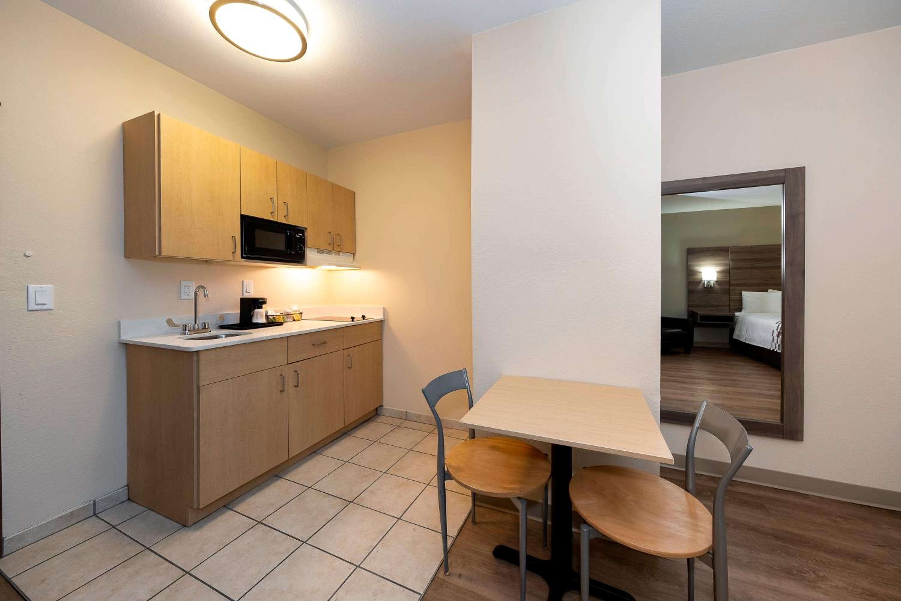Deluxe King Room - Disability Access/Kitchenette/Non-Smoking