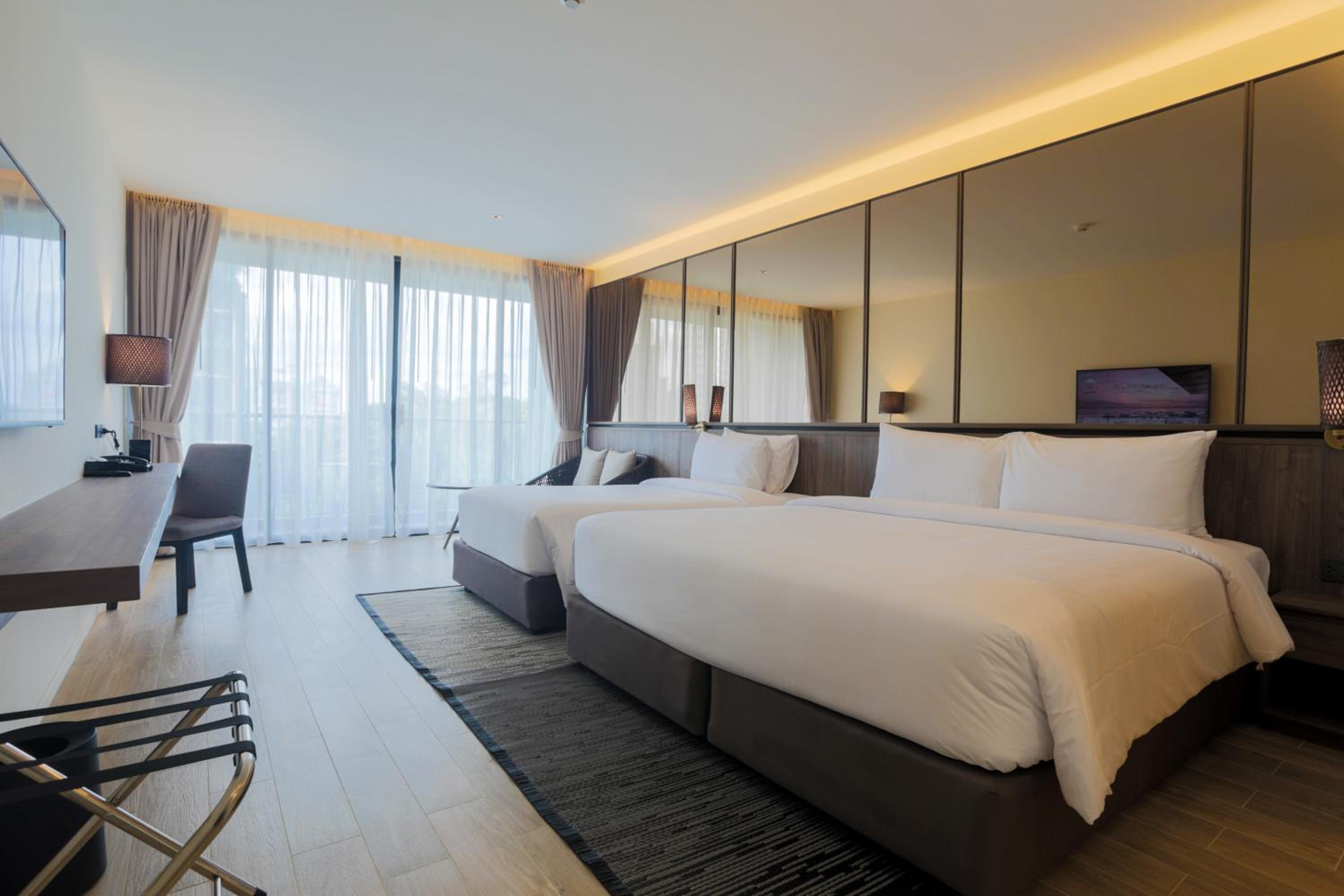 Deluxe Family Room