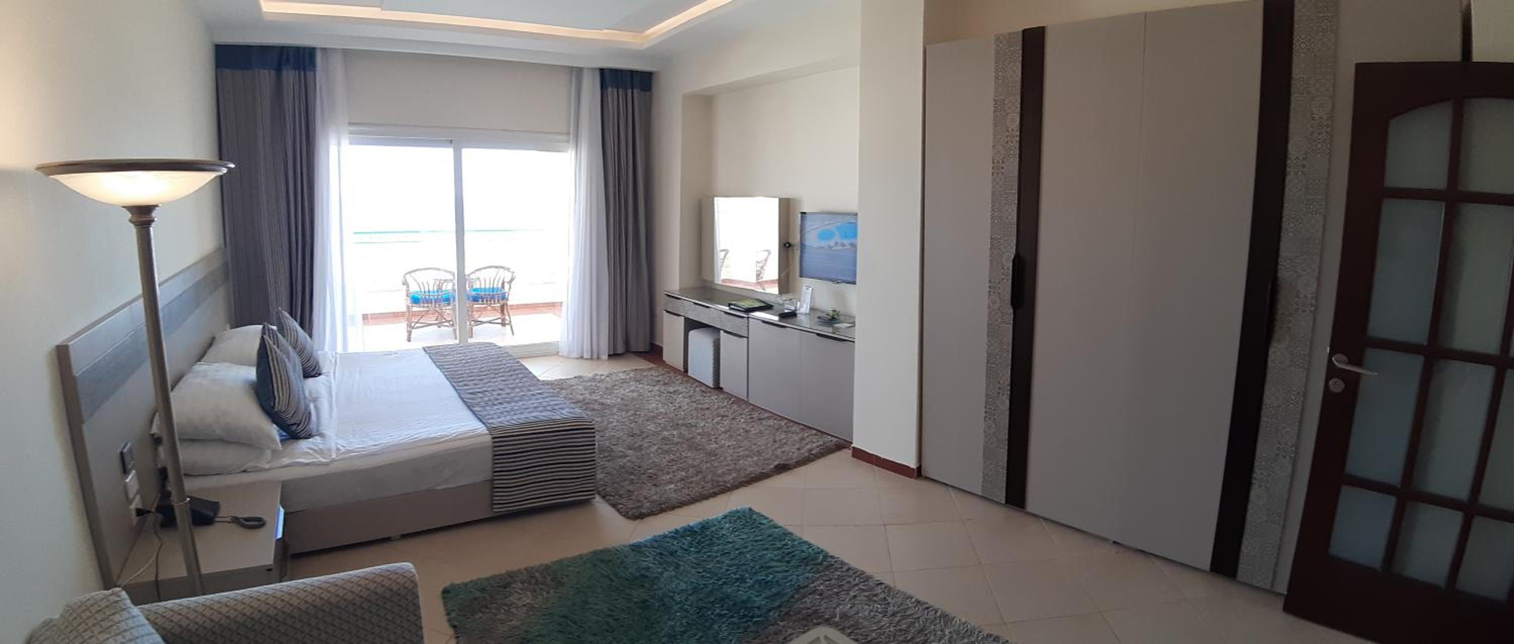 Deluxe Family room Beach Front View