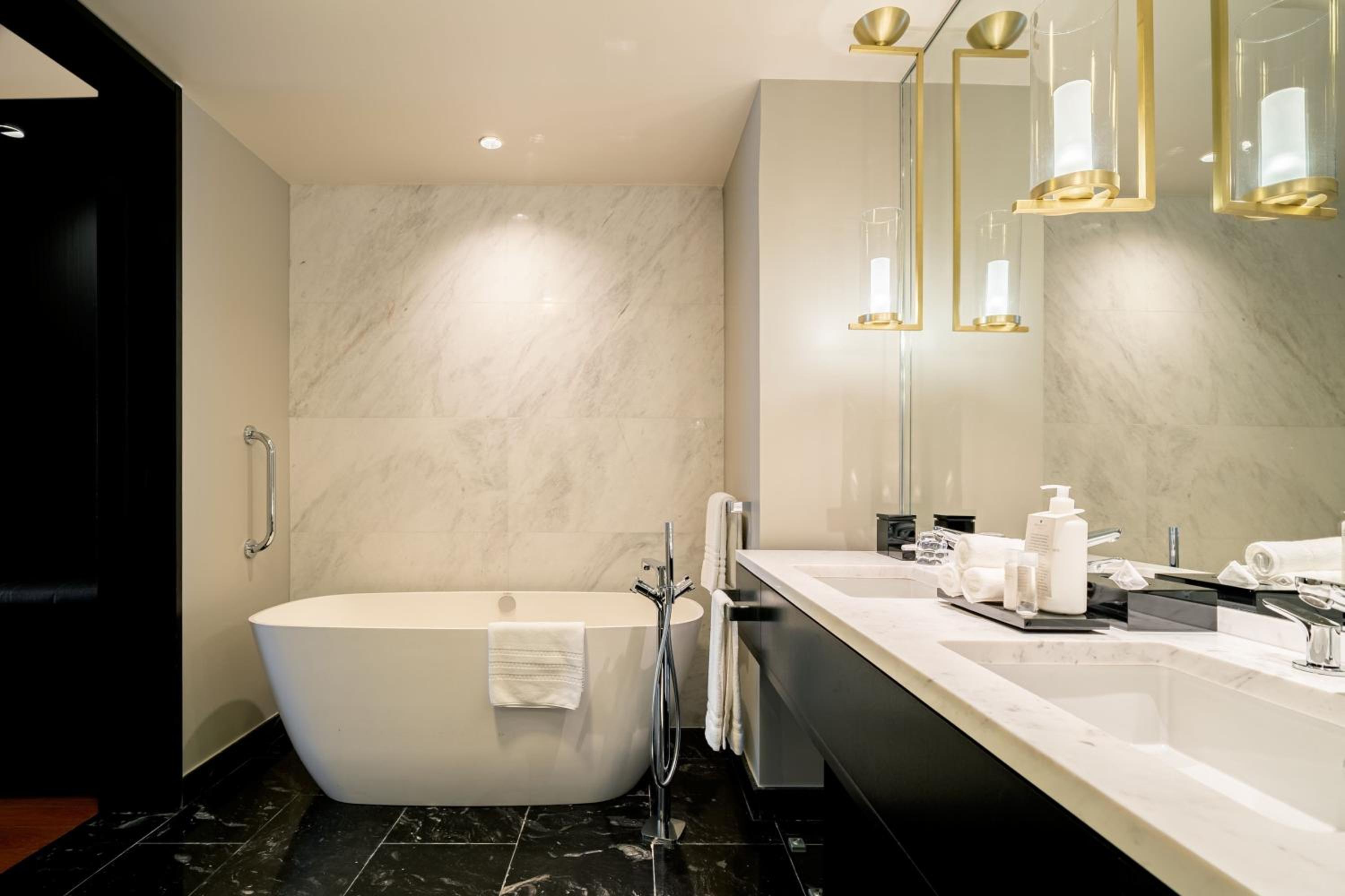 Executive King Suite - Executive Lounge Access