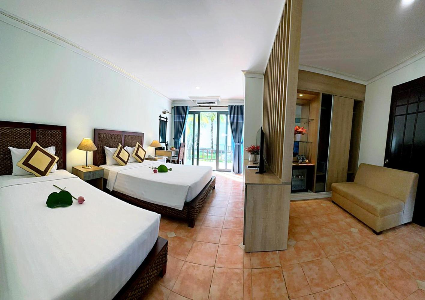 Senior Deluxe Triple Room