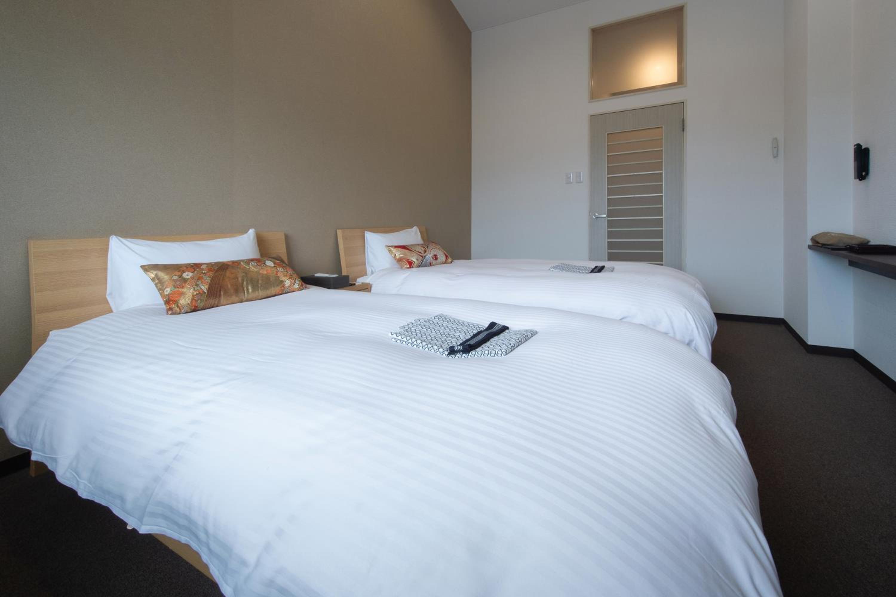 Economy Twin Room