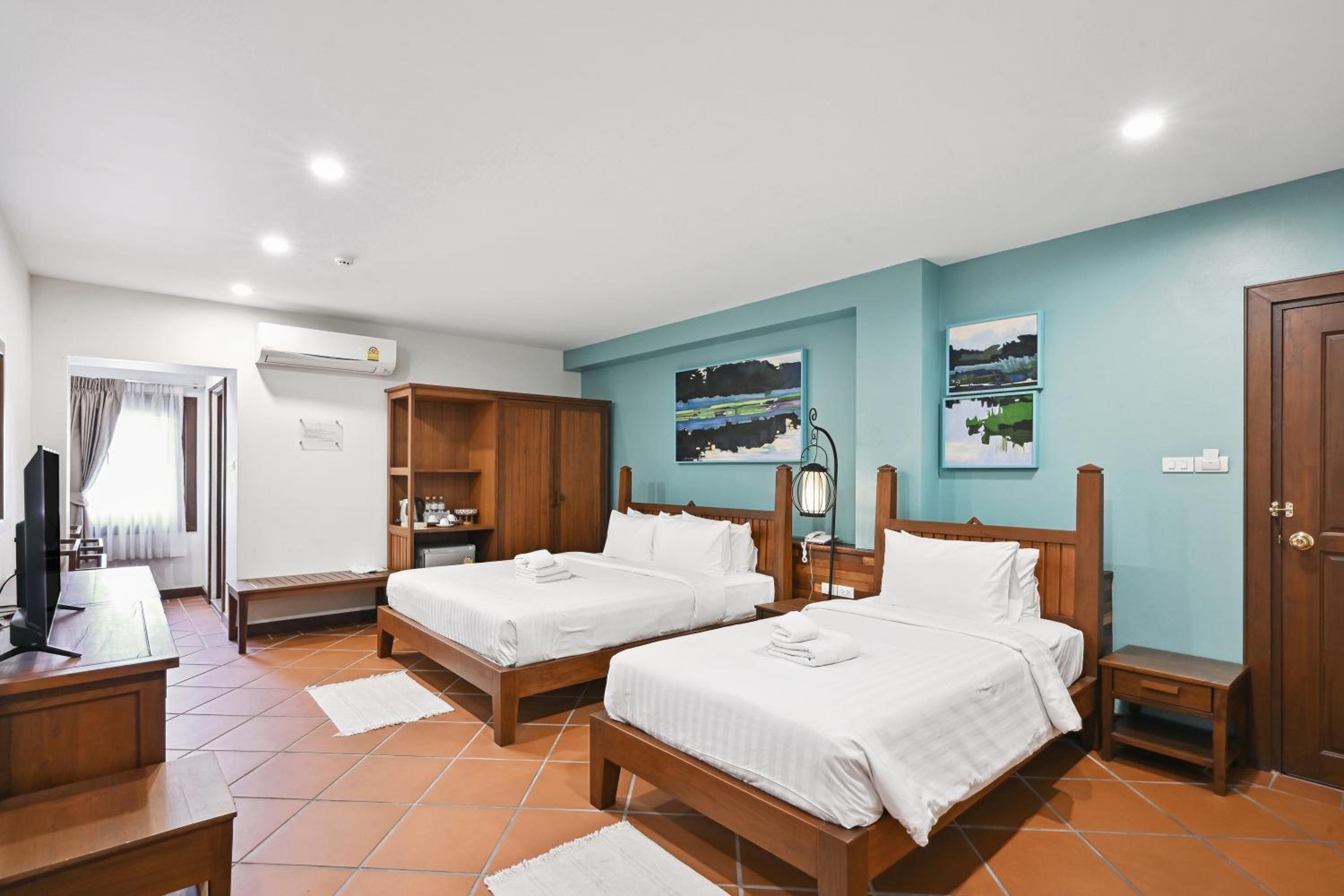 Standard Family Room