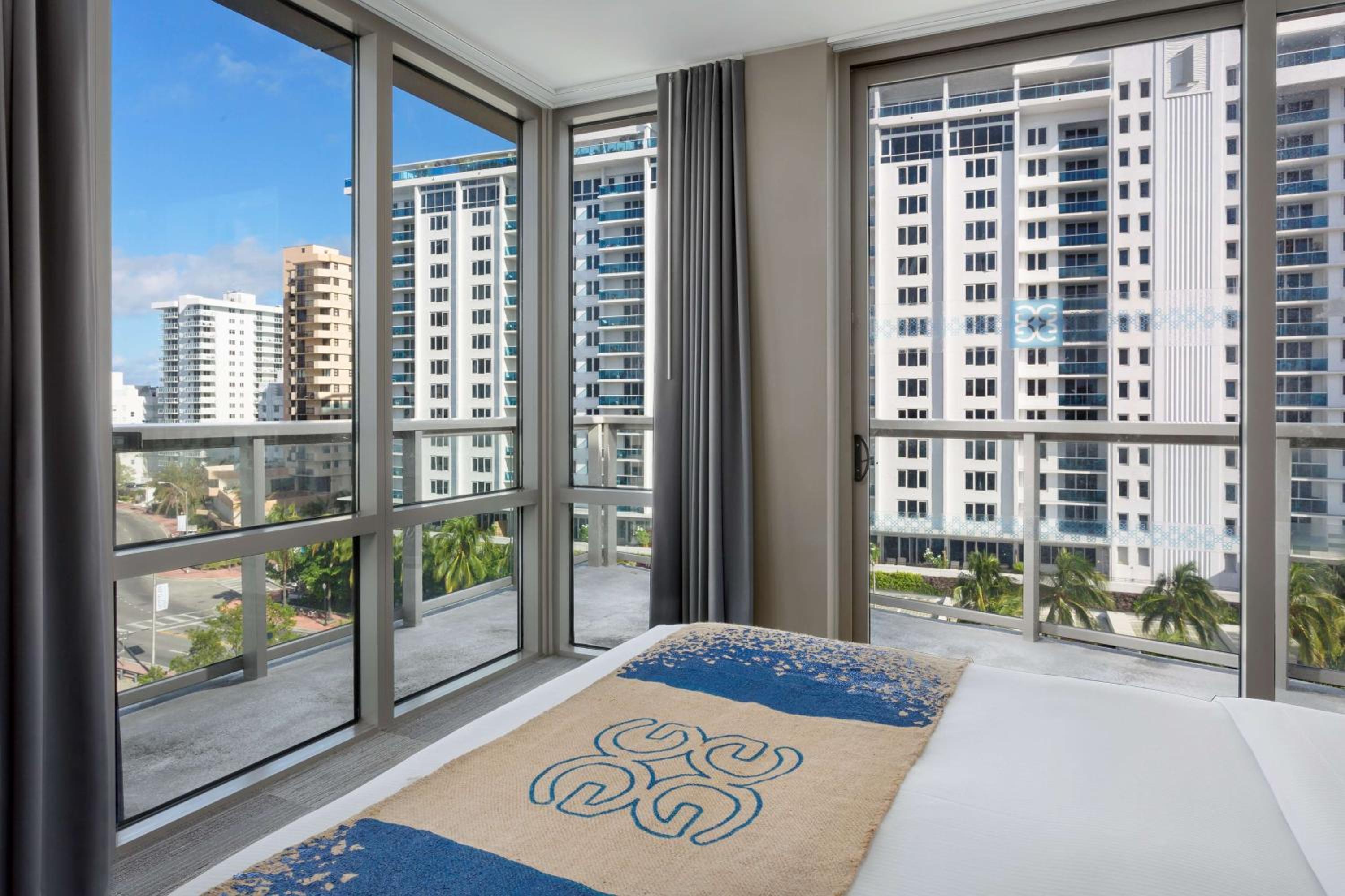 1 KING SUITE BALCONY POOL VIEW