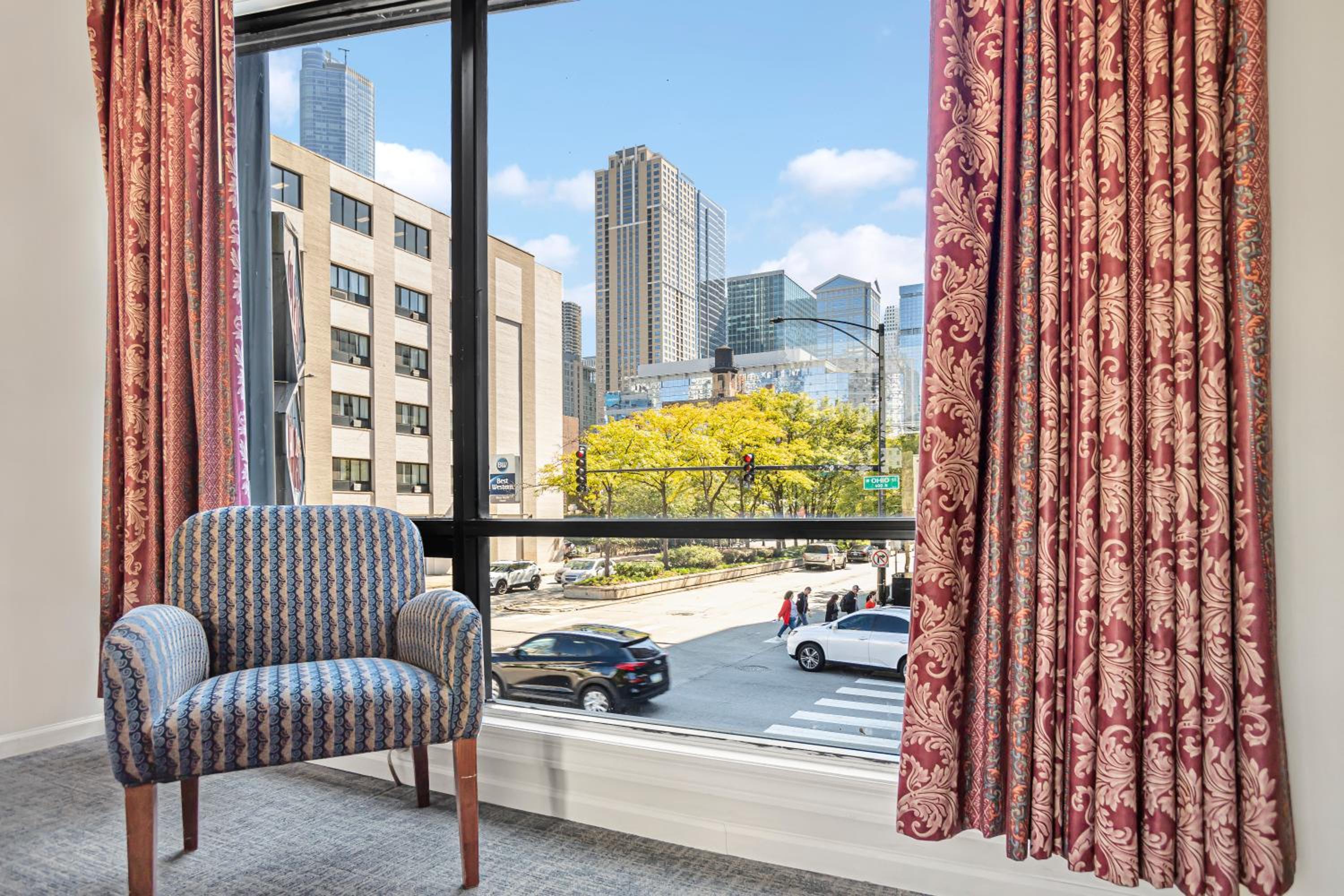  King Suite with Sofa Bed - Non-Smoking