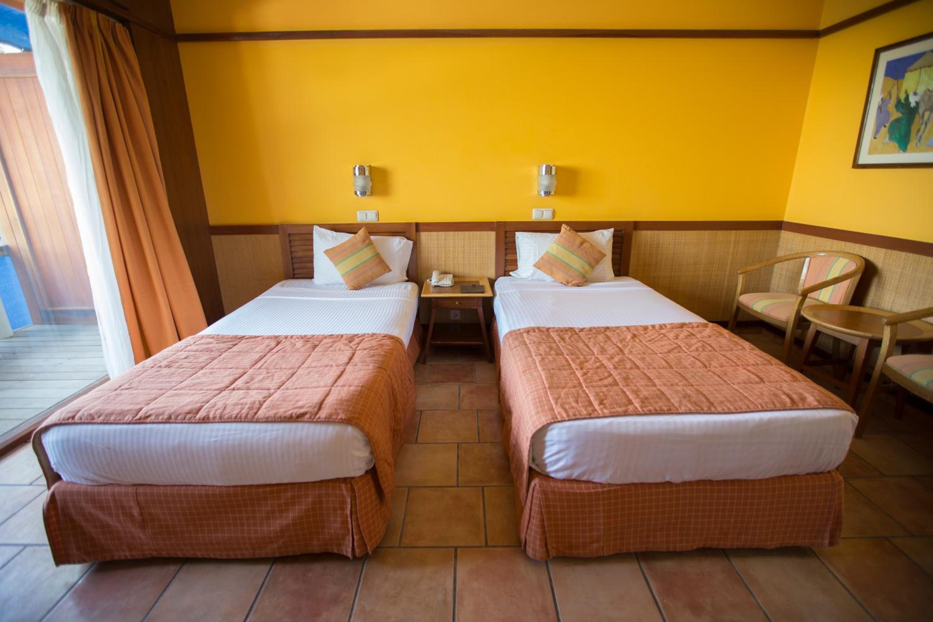 Superior Room with Partial Sea View