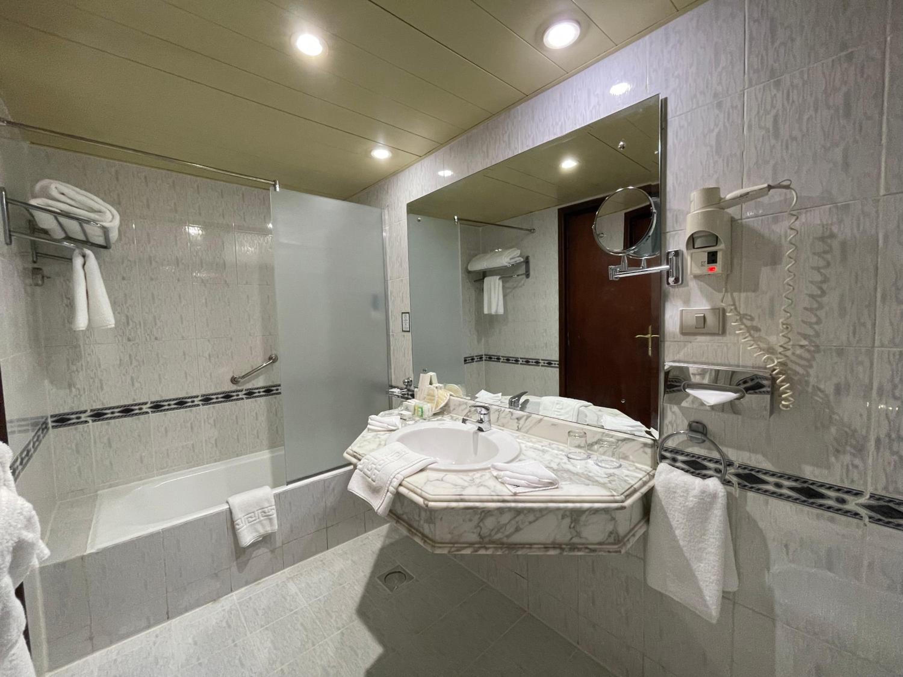 Standard Double or Twin Sea View room