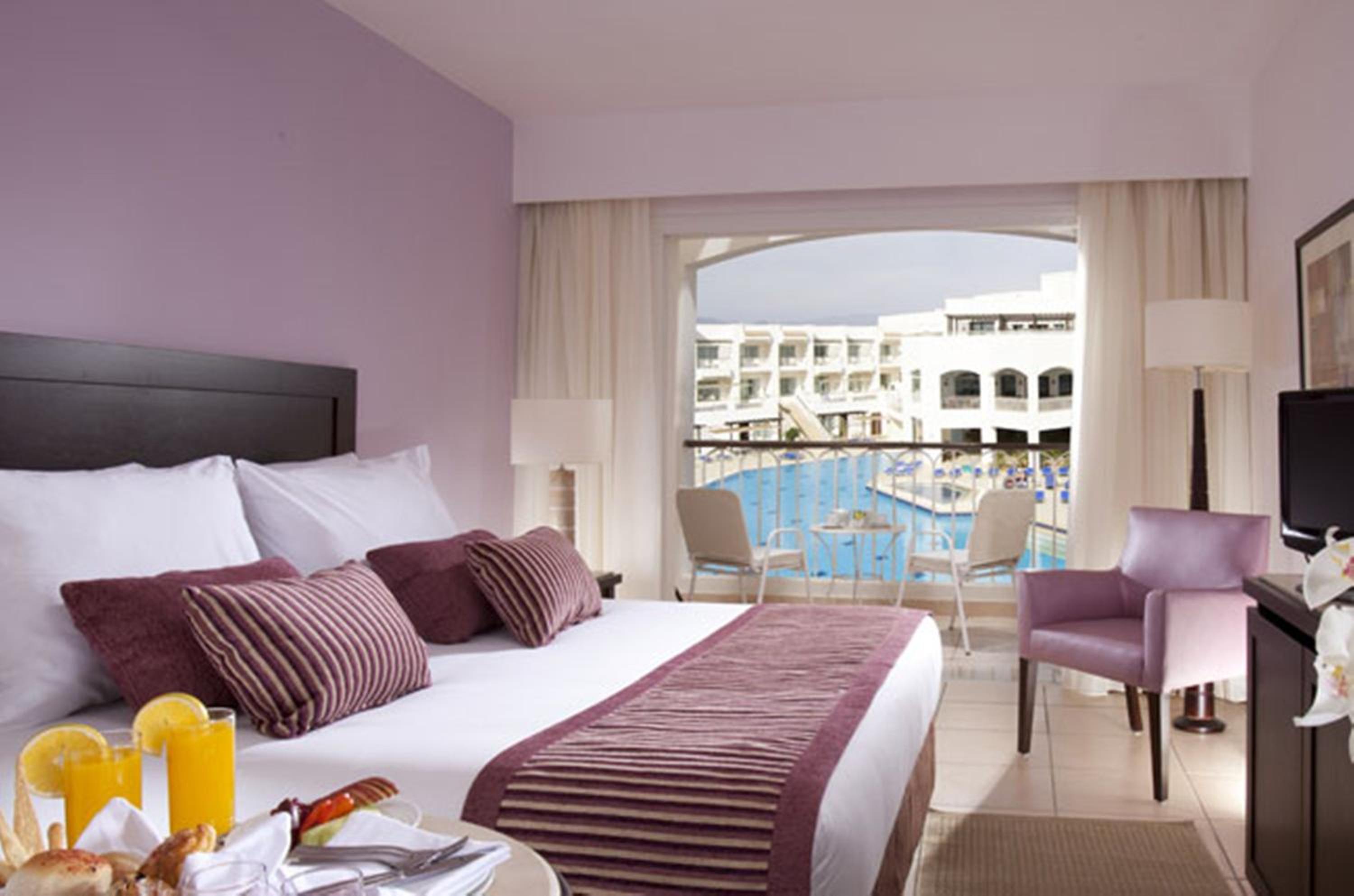 Superior Queen or Twin Bed Pool View