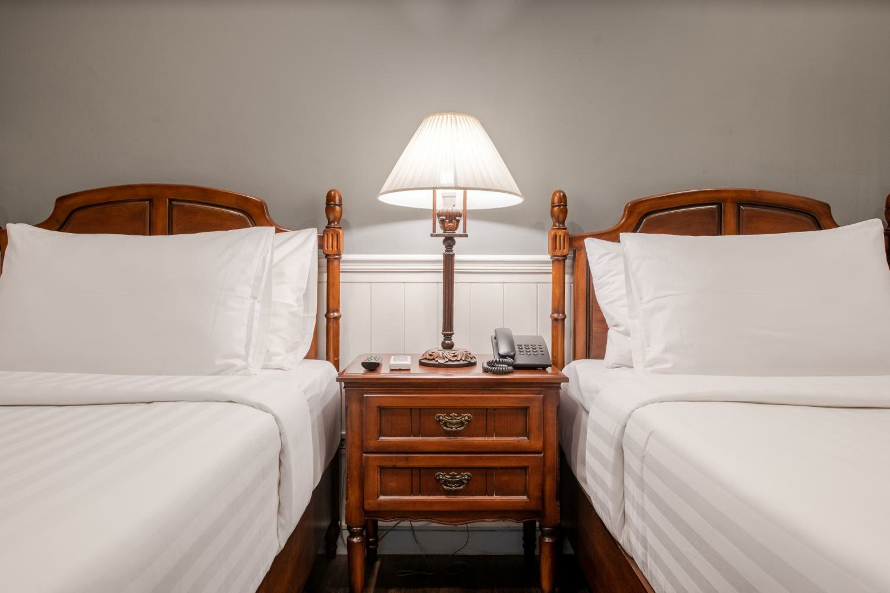 Deluxe Double or Twin Room (No Window)