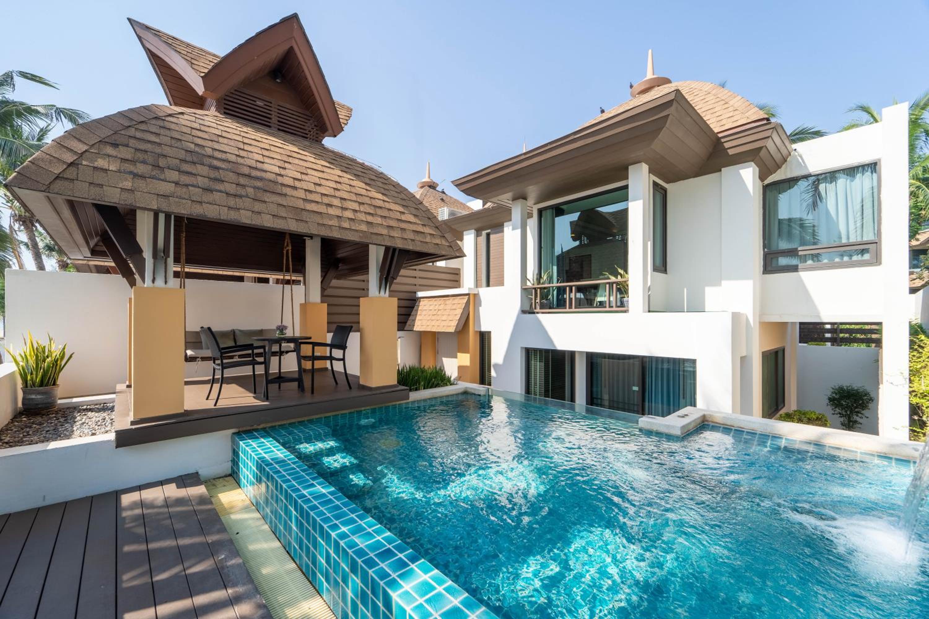Pool Villa with Beach Front