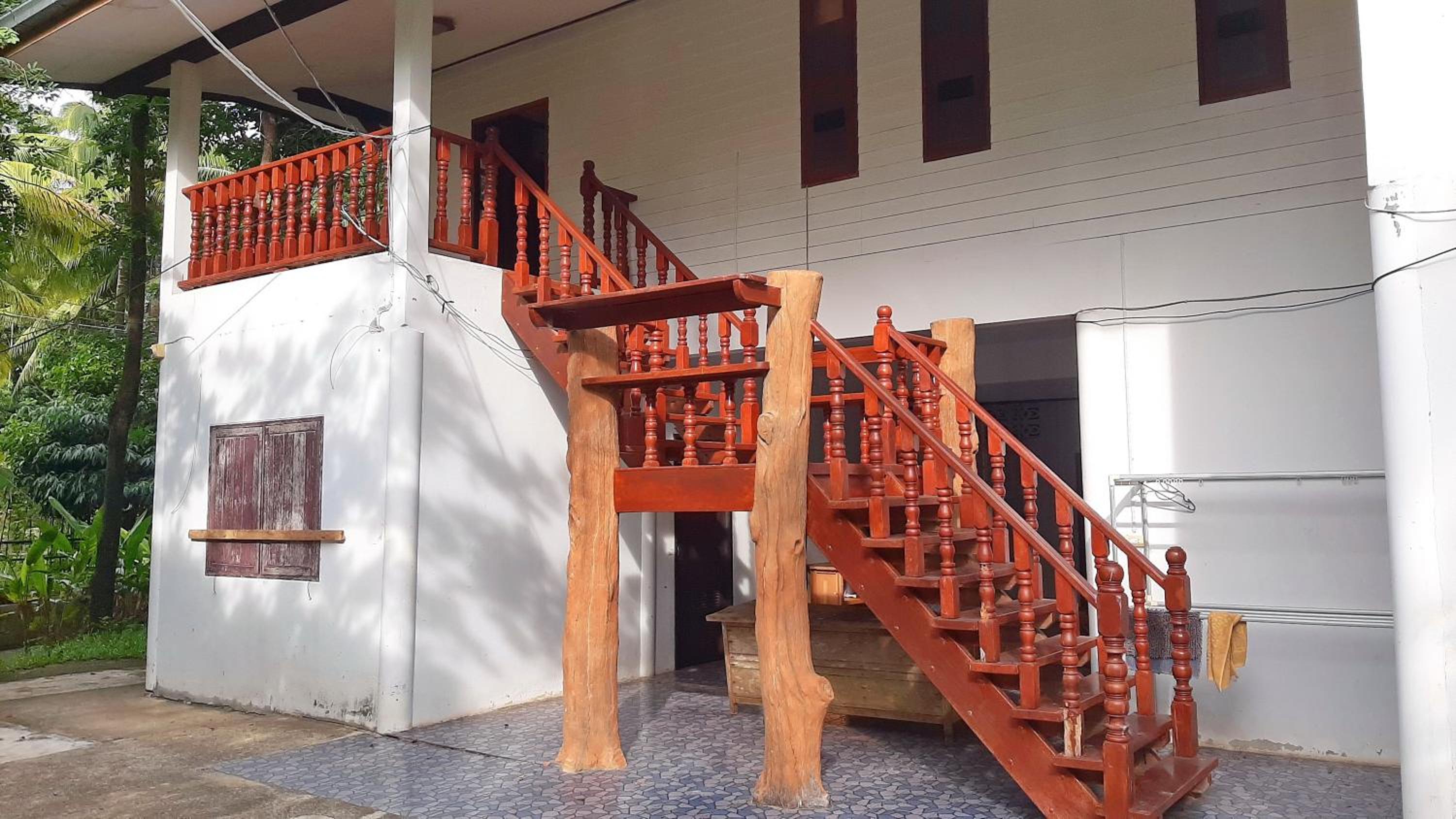 6-Bed Mixed Dormitory Room