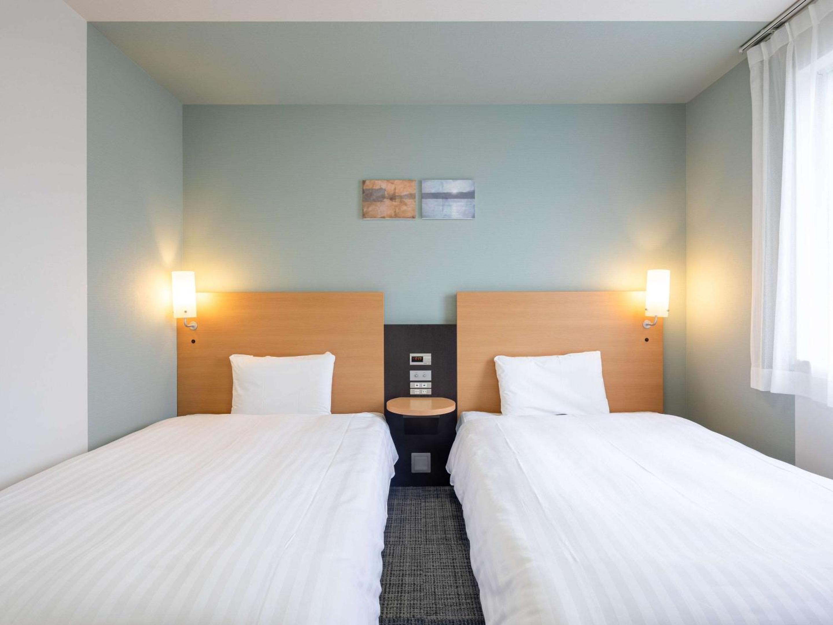 Twin Room - Non-Smoking