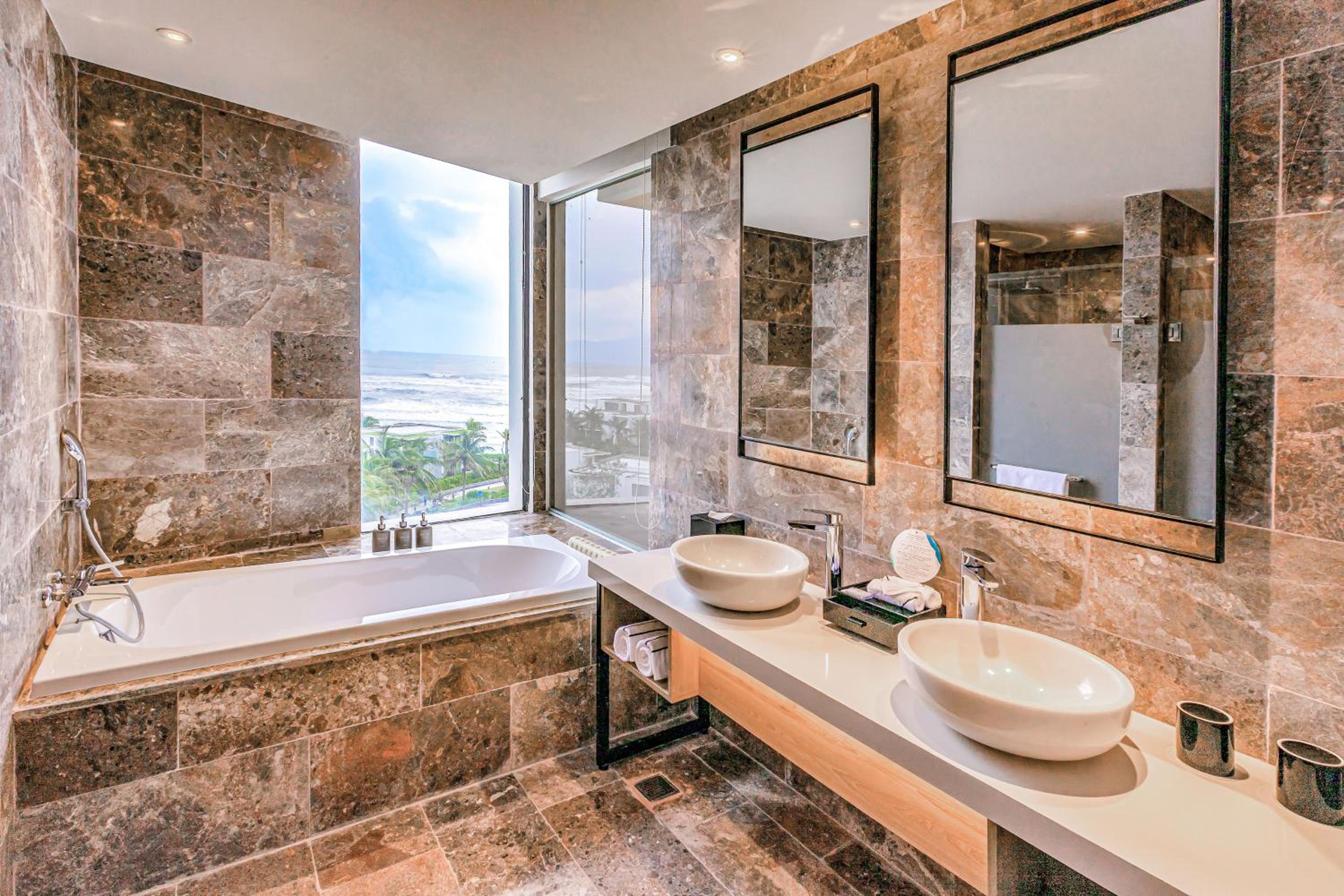 Grand Premium with Mini-bar per Night - Daily Guest Activities