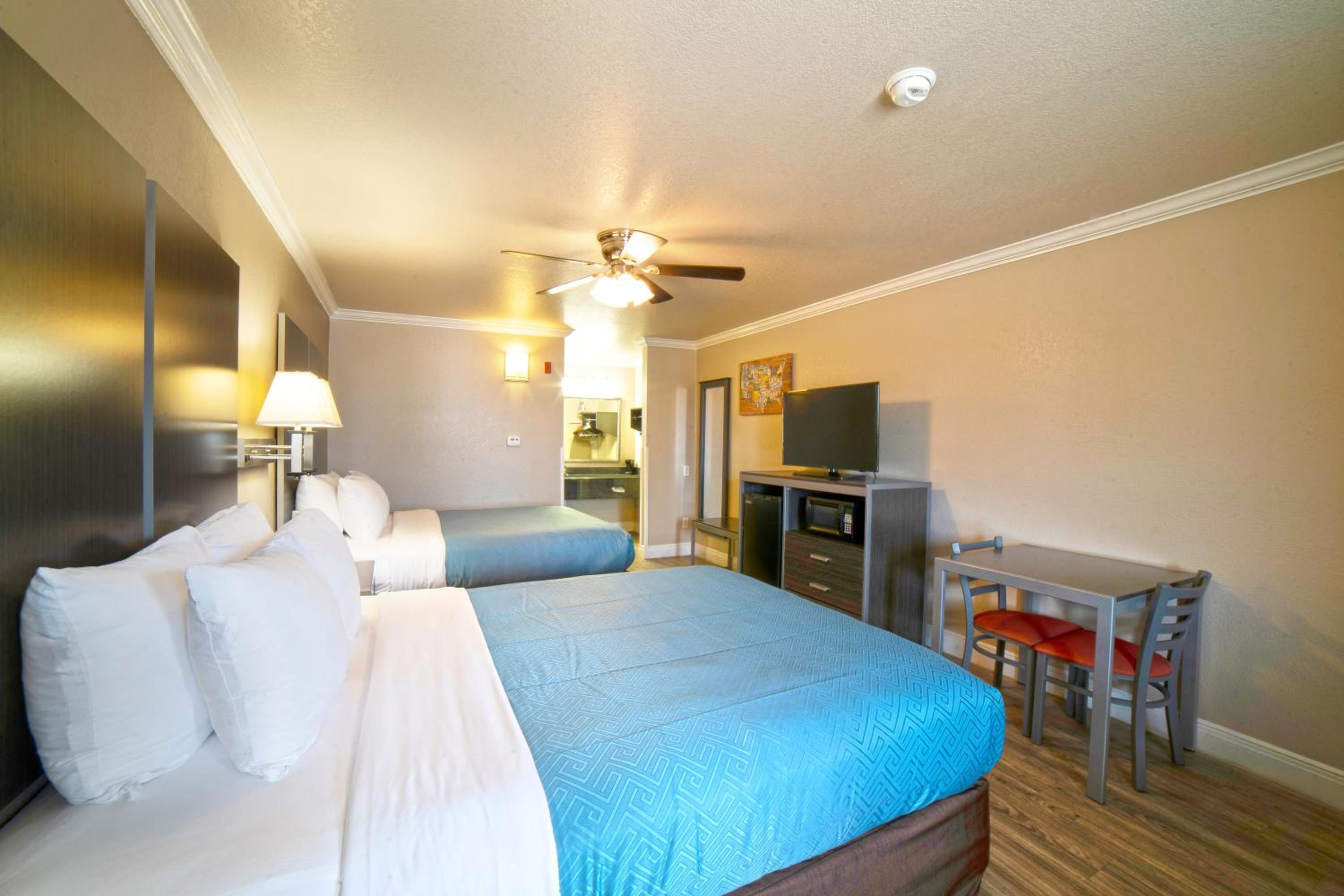 Queen Room with Two Queen Beds - Non-Smoking