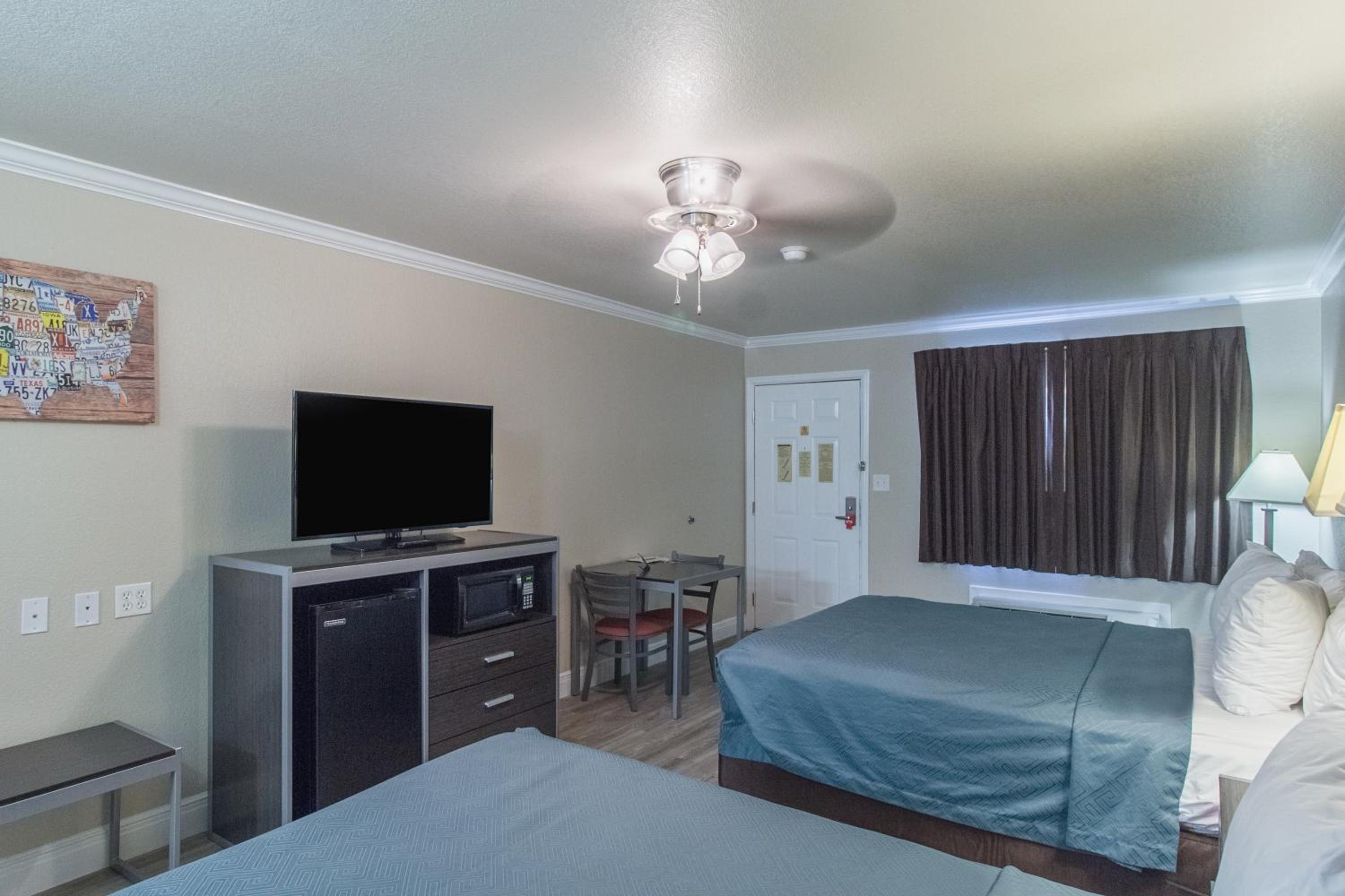 Queen Room with Two Queen Beds - Non-Smoking