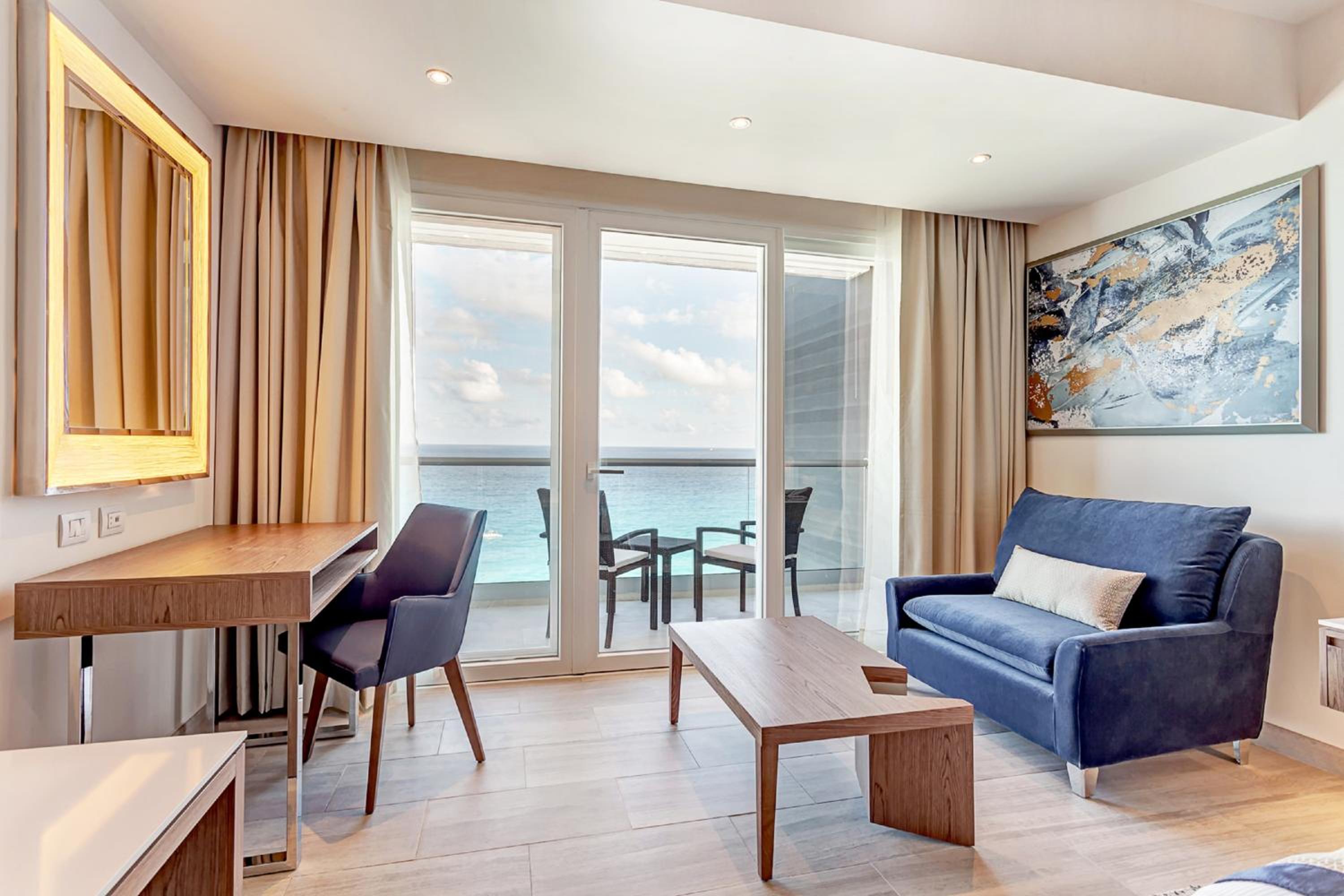 Luxury Chairman's Four Bedroom Suite Ocean Front Diamond Club