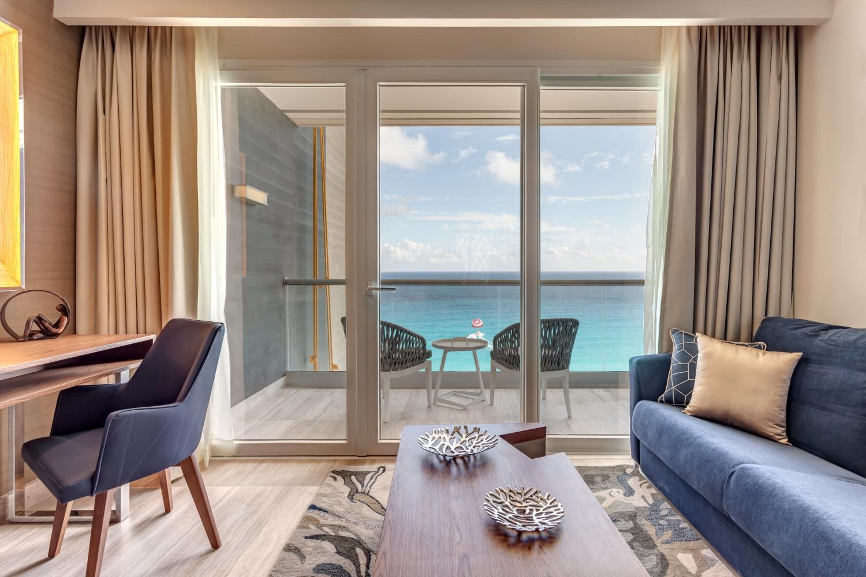 Luxury Chairman's Four Bedroom Suite Ocean Front Diamond Club