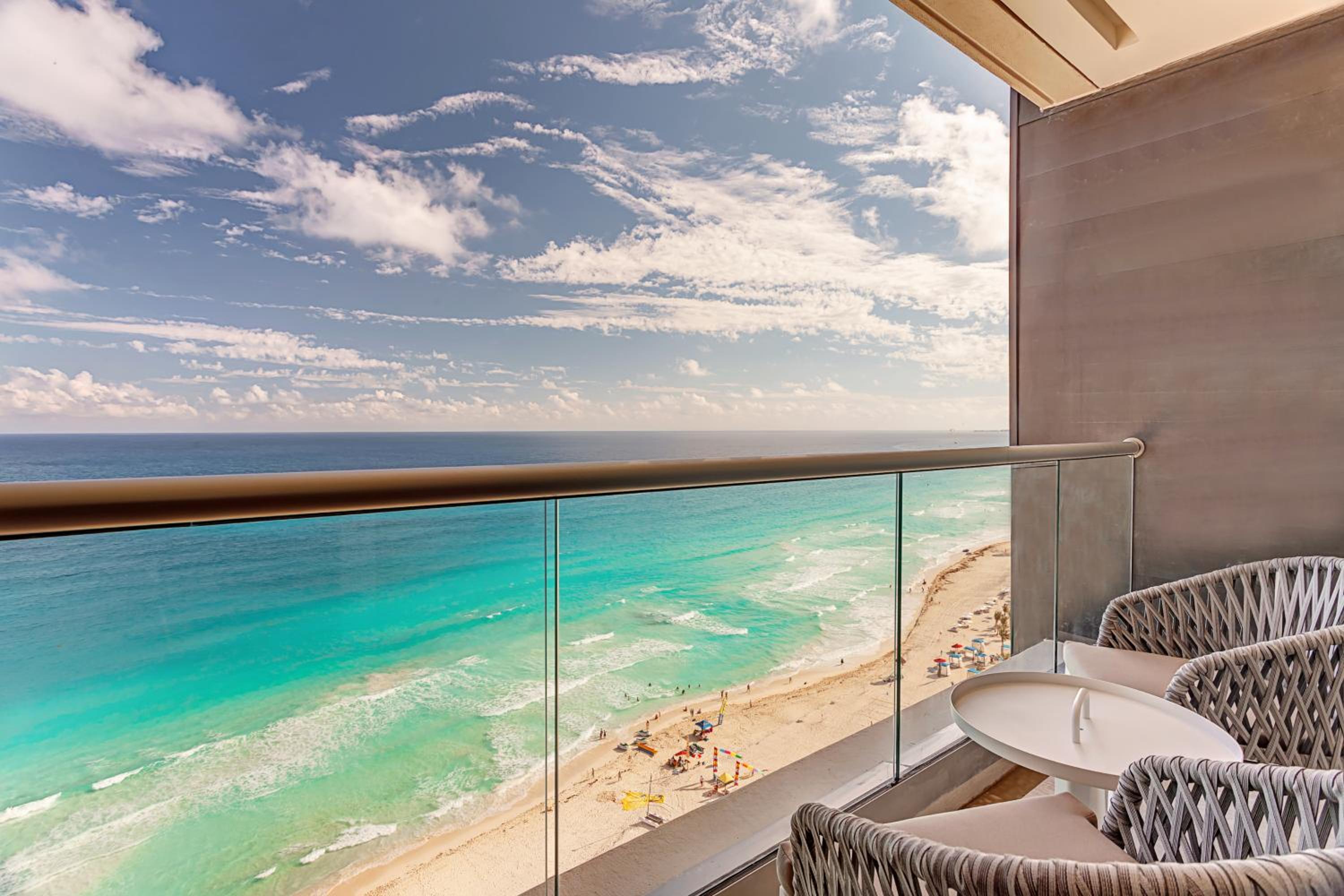 Luxury Chairman's Four Bedroom Suite Ocean Front Diamond Club