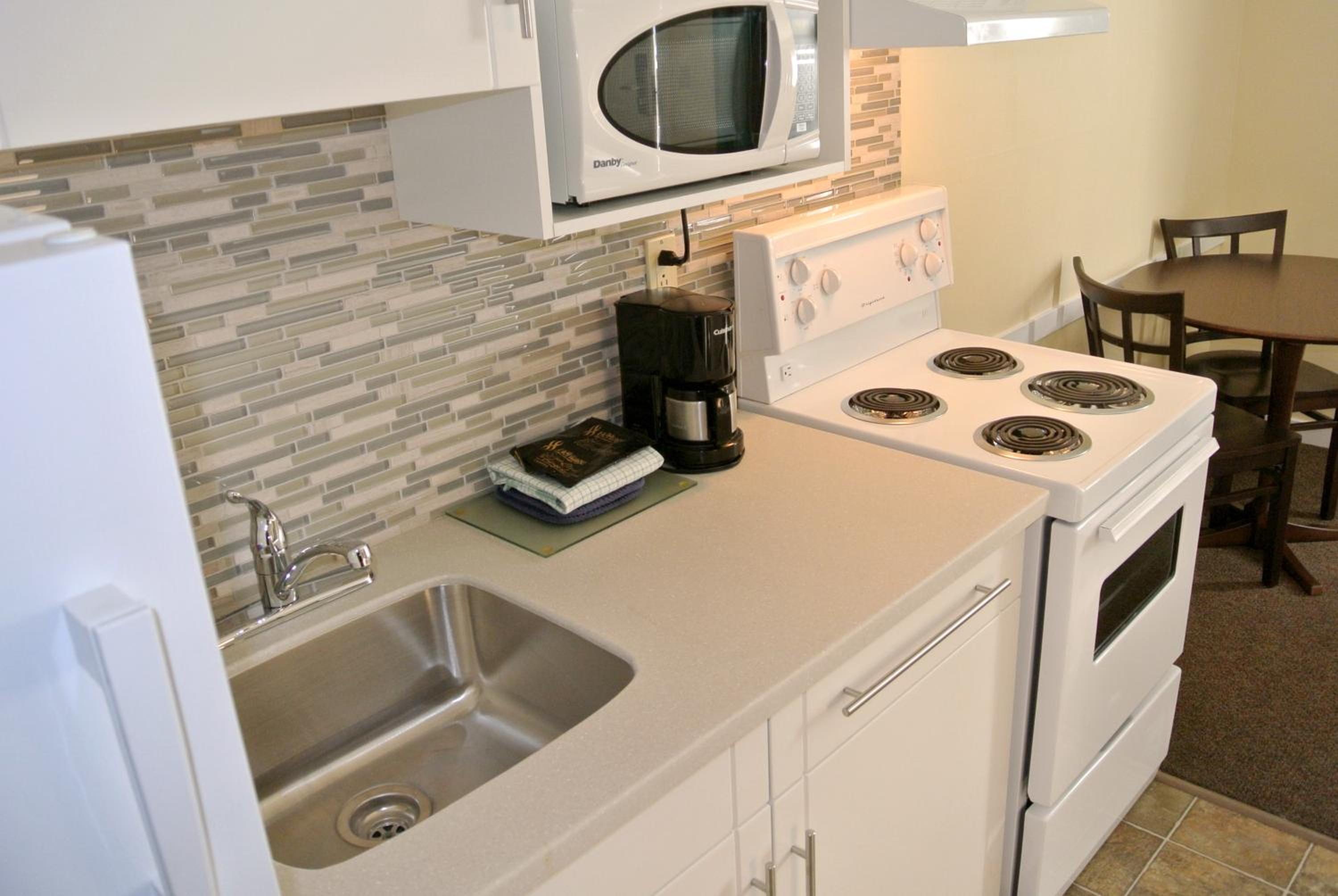 One-Bedroom Suite with Kitchen