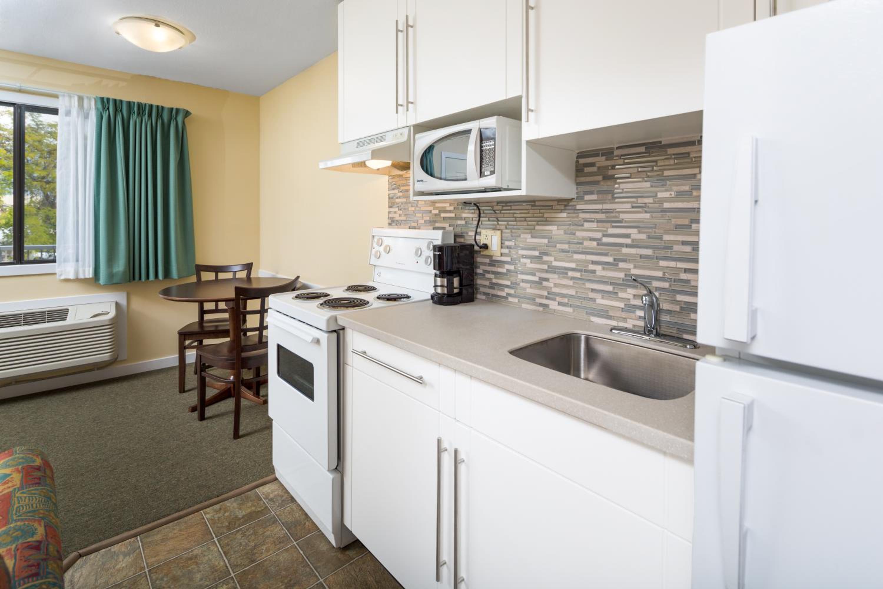 One-Bedroom Suite with Kitchen