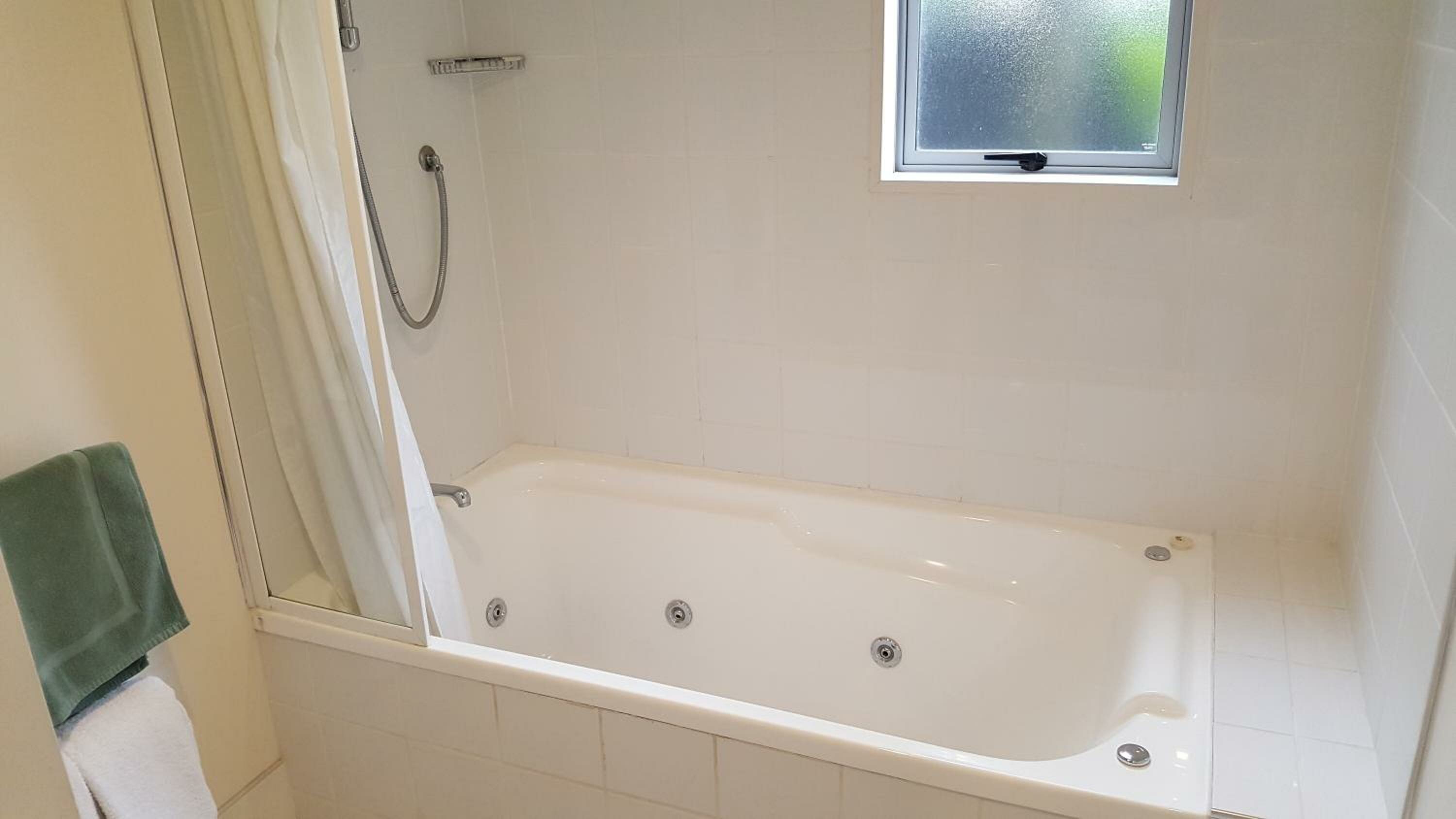 One-Bedroom Suite with Spa Bath