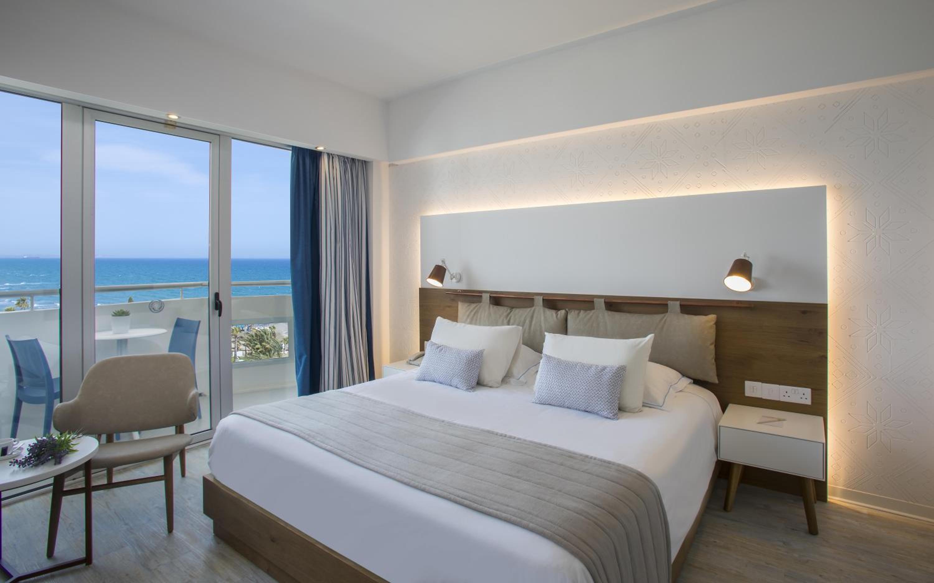 Superior Double or Twin Room with Side Sea View