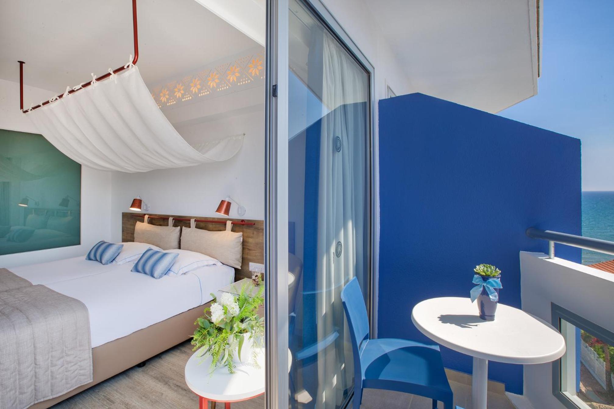 Superior Double or Twin Room with Side Sea View