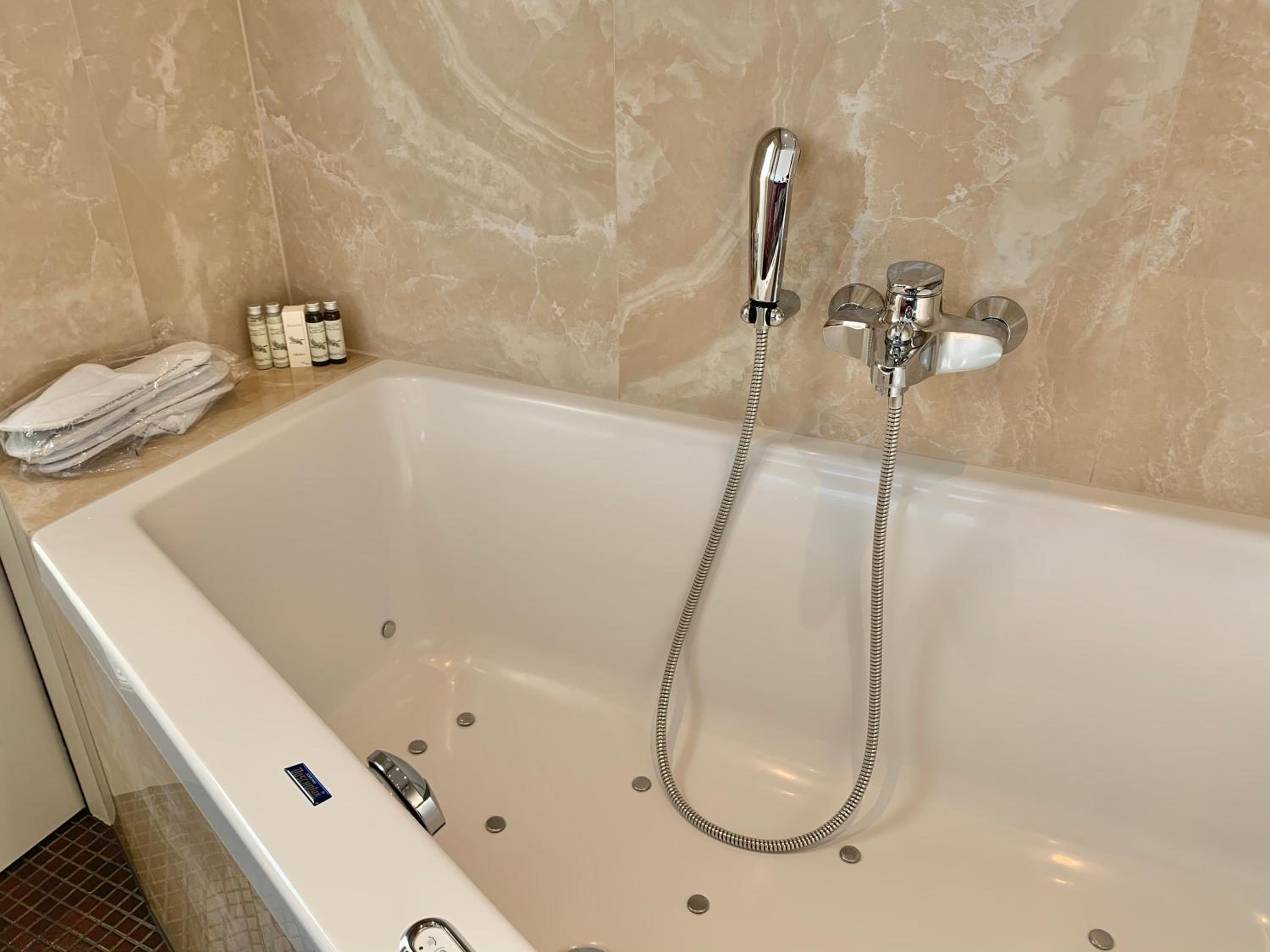 Prestige Twin Room with Lake View