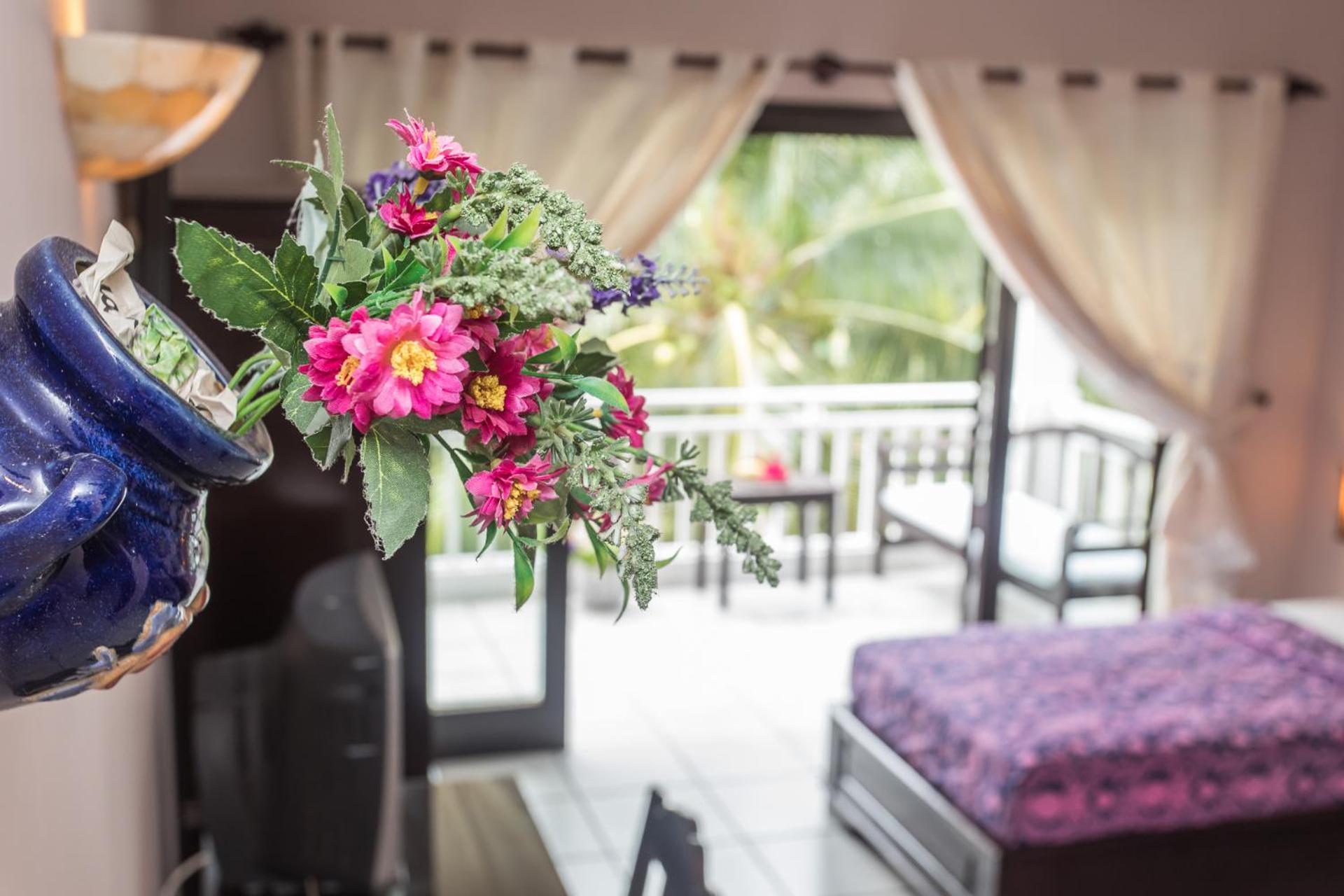 Twin Superior Garden With Pool View