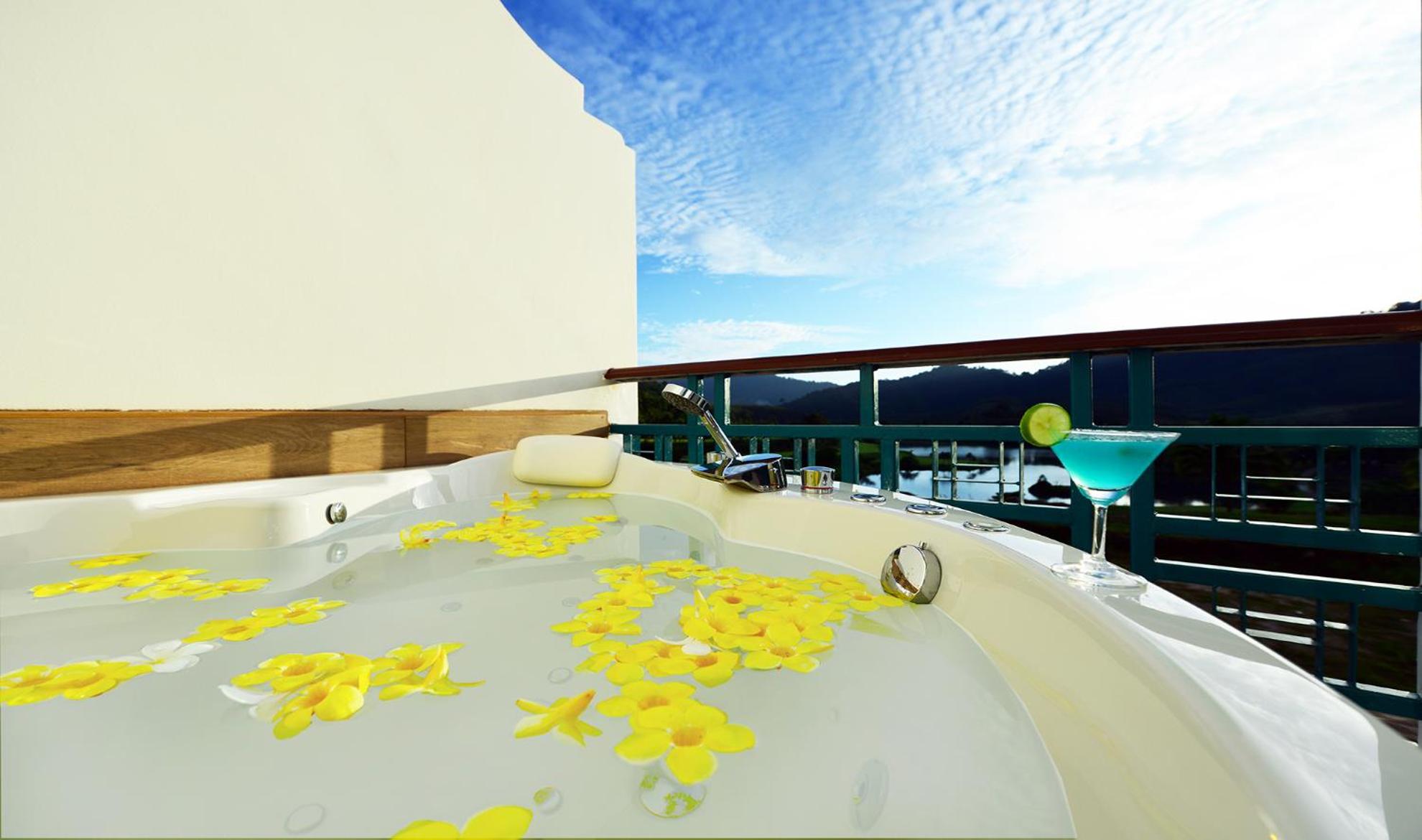 The Valley Deluxe  Golf View Room