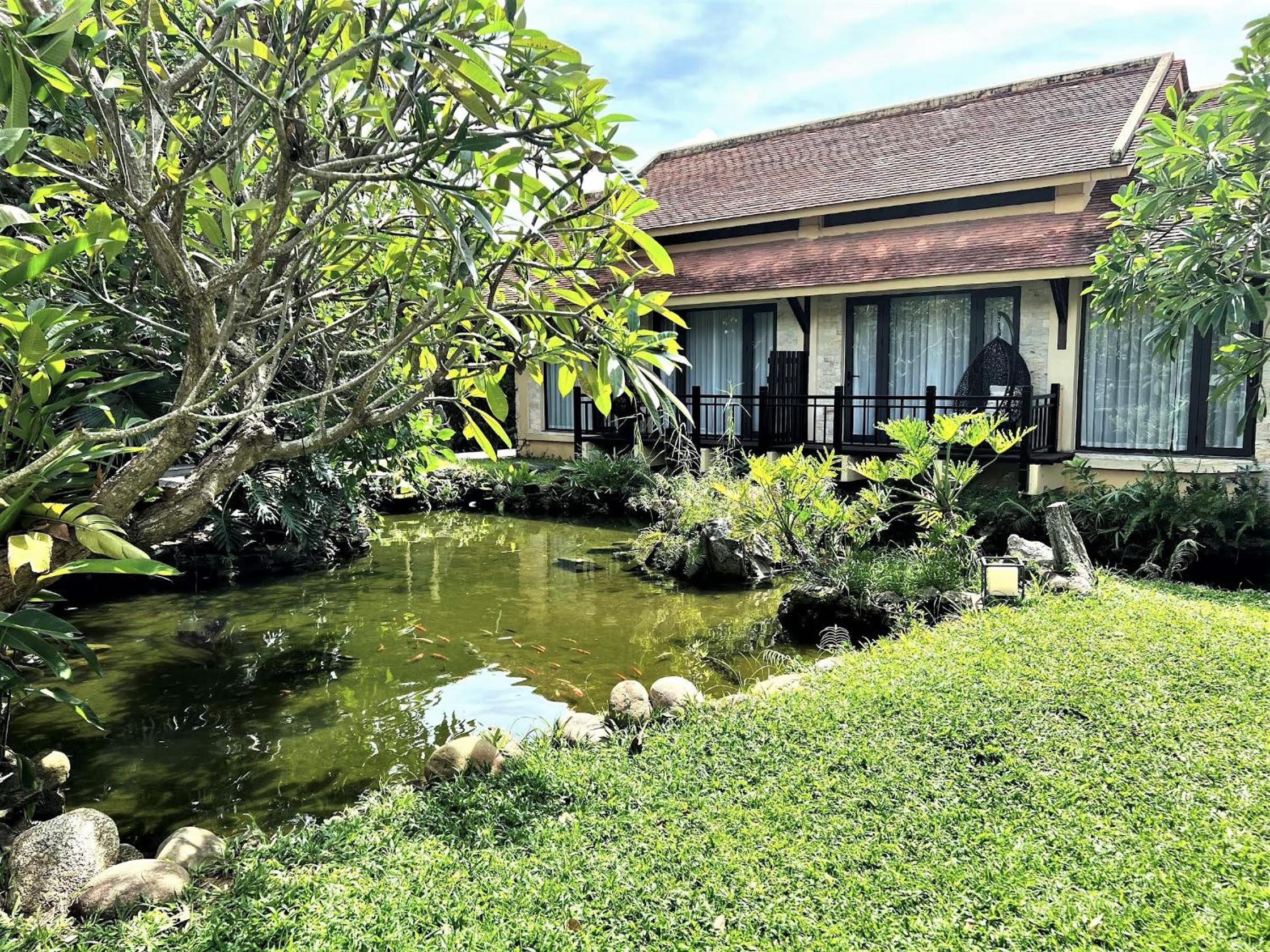 Special Offer - Villa King Room with Lake View and Bathtub 