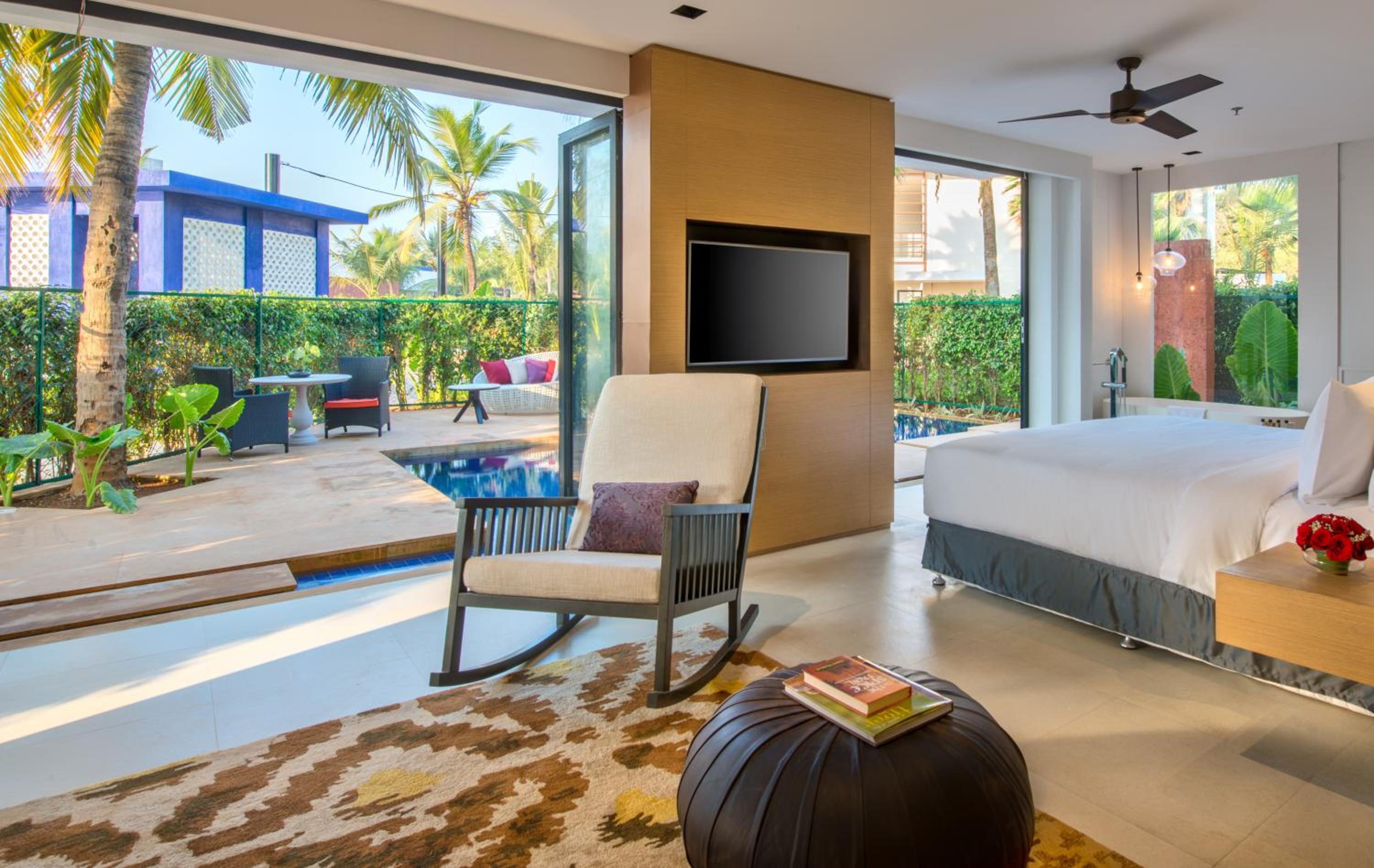 Deluxe Pool Villa with Private Pool - 20% discount on Spa & Laundry, Butler Service and All day breakfast (7 am to 7 pm) at La Concha