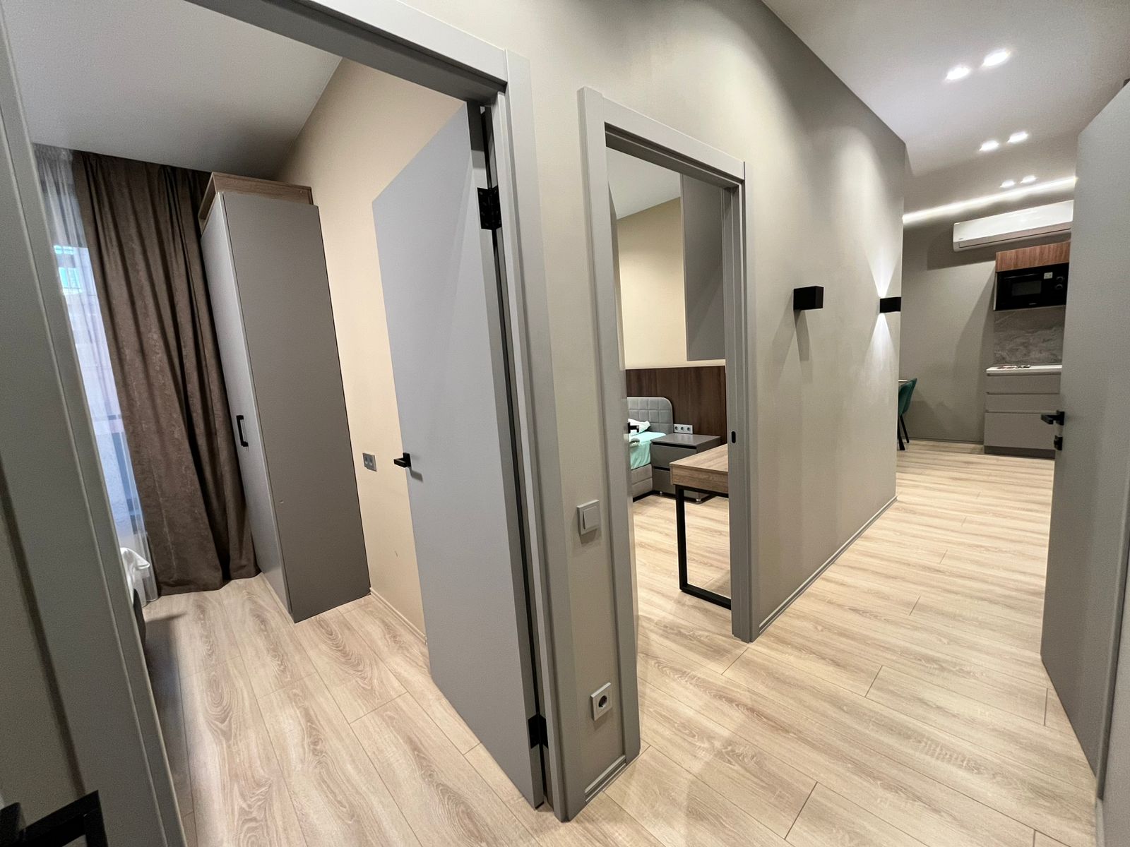 Апартаменты с гостиной и 2 спальнями в ЖК "Savin House"