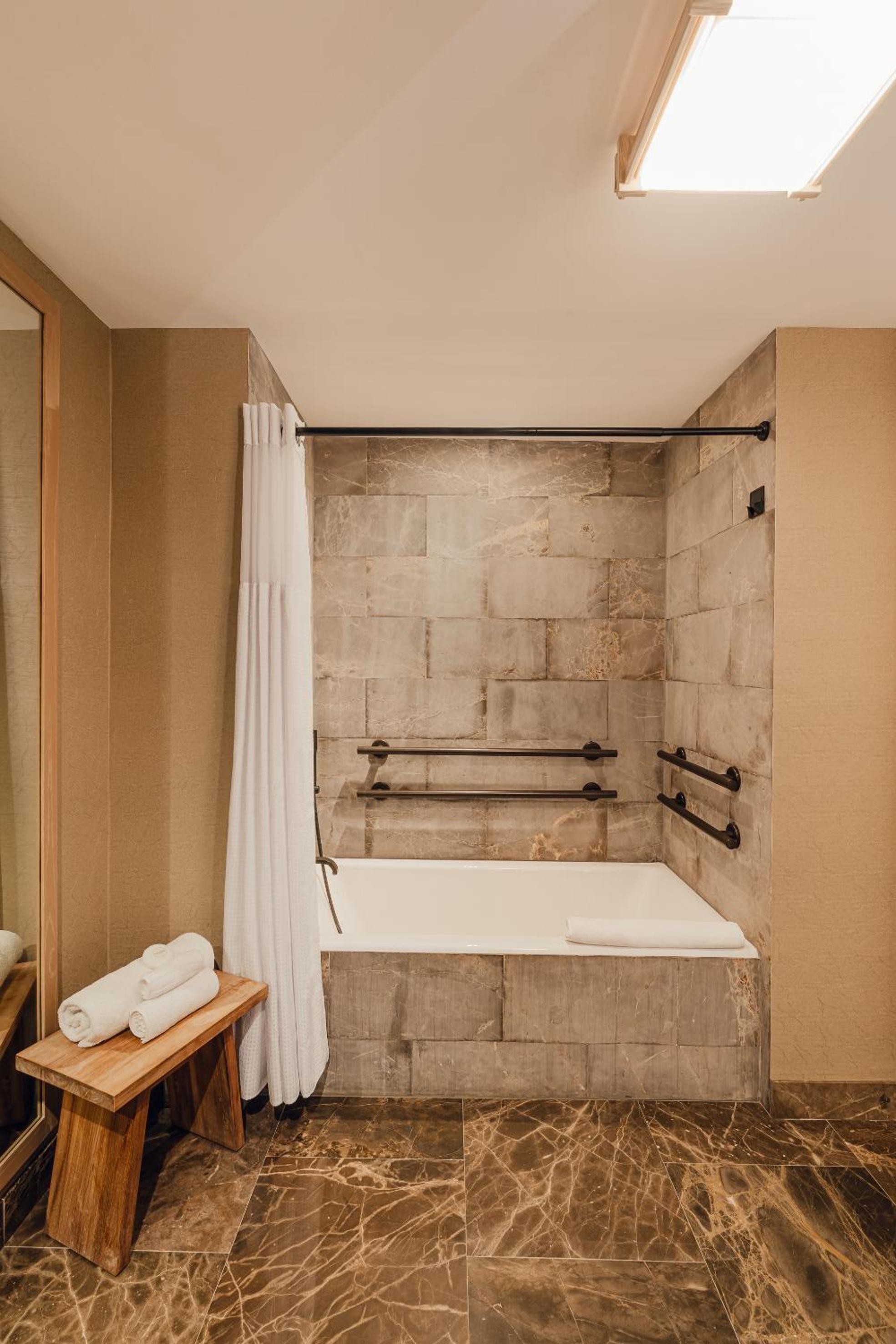 King Suite with Ocean View