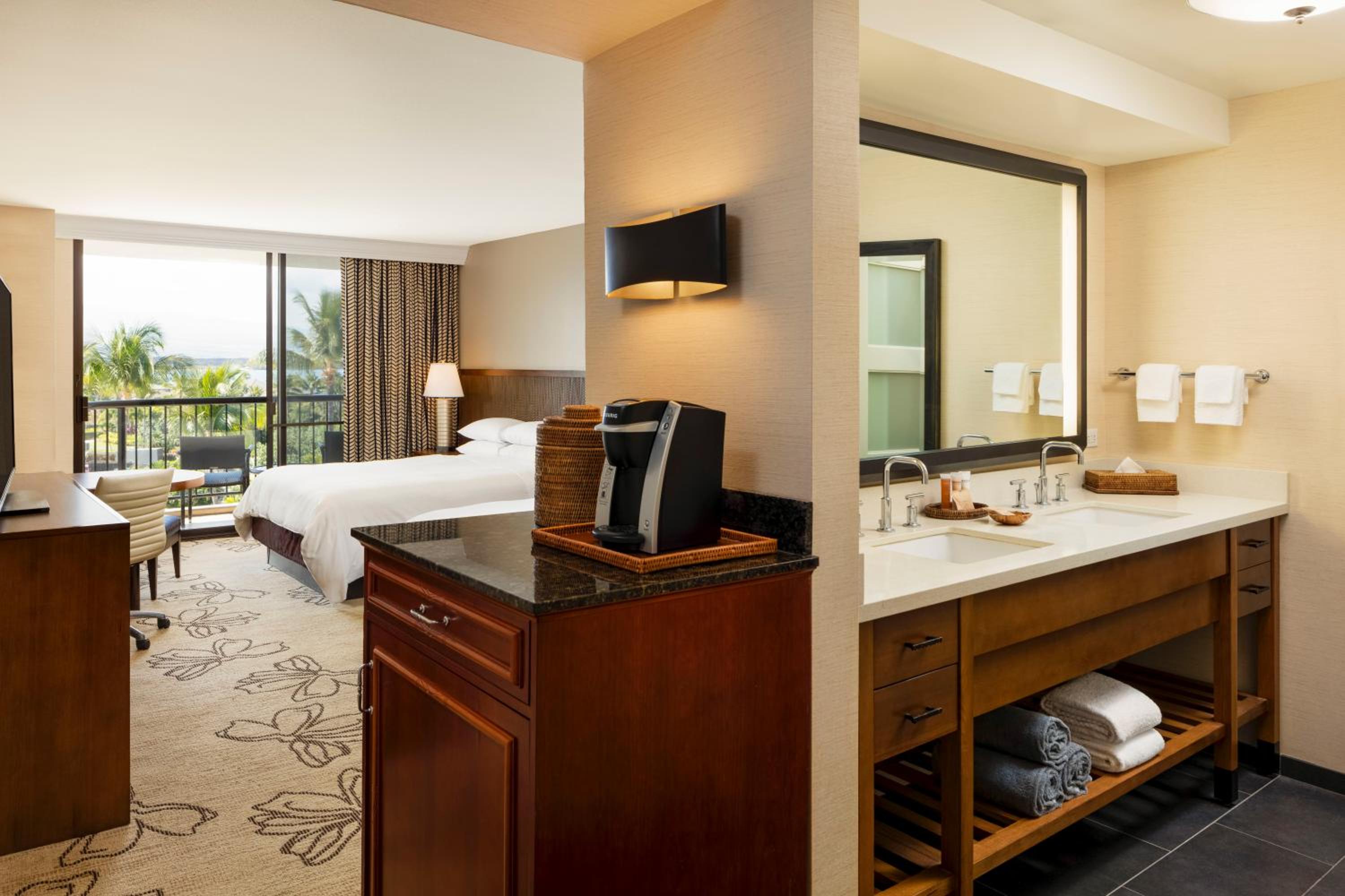 Makai Room Two Queen Beds With Ocean View - Hearing Accessible