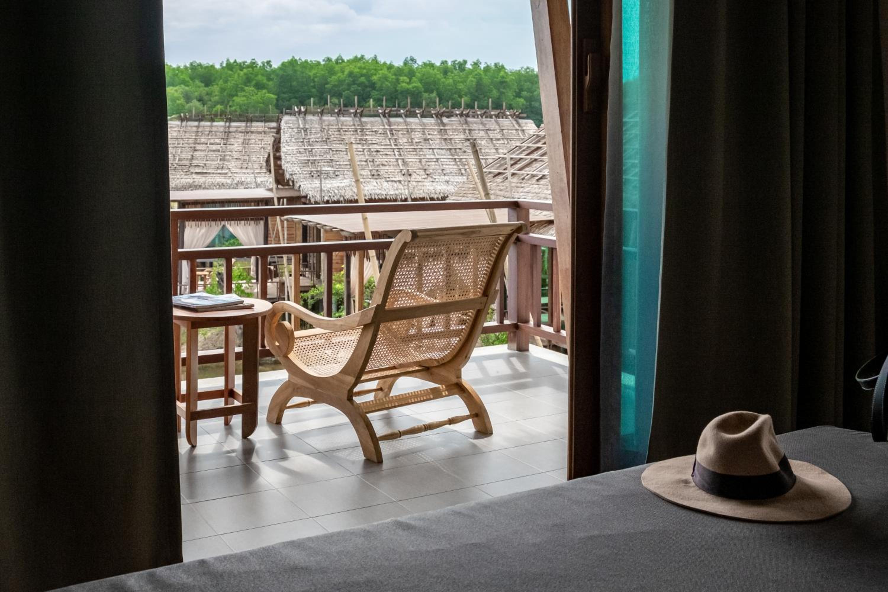 Lagoon Grand Deluxe Twin- Free Schedule Shuttle to Ao Nang Beach/ Railay Beach