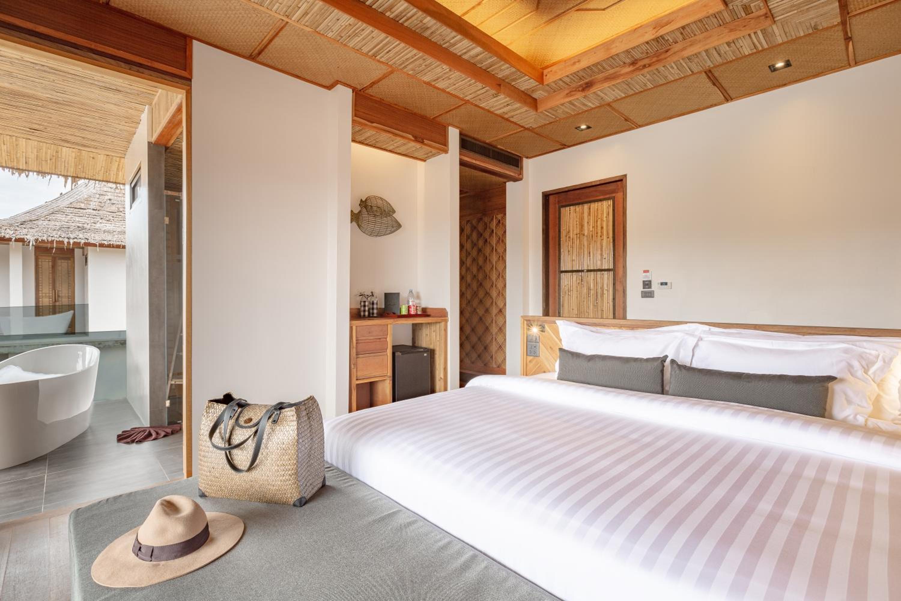 Lagoon Grand Deluxe View- Free Schedule Shuttle to Ao Nang Beach/ Railay Beach