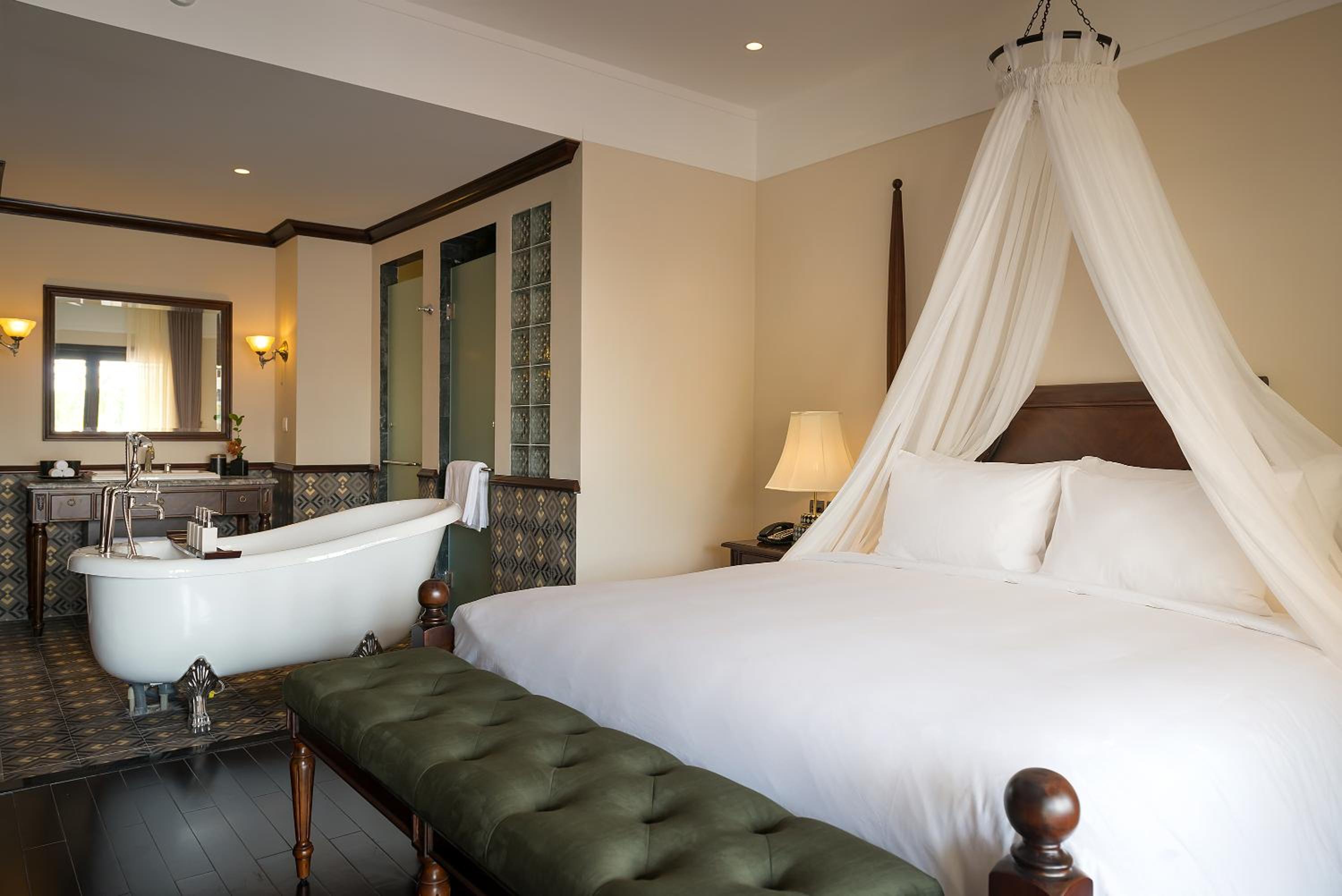 Premium Suite with Terrace - Club Wing