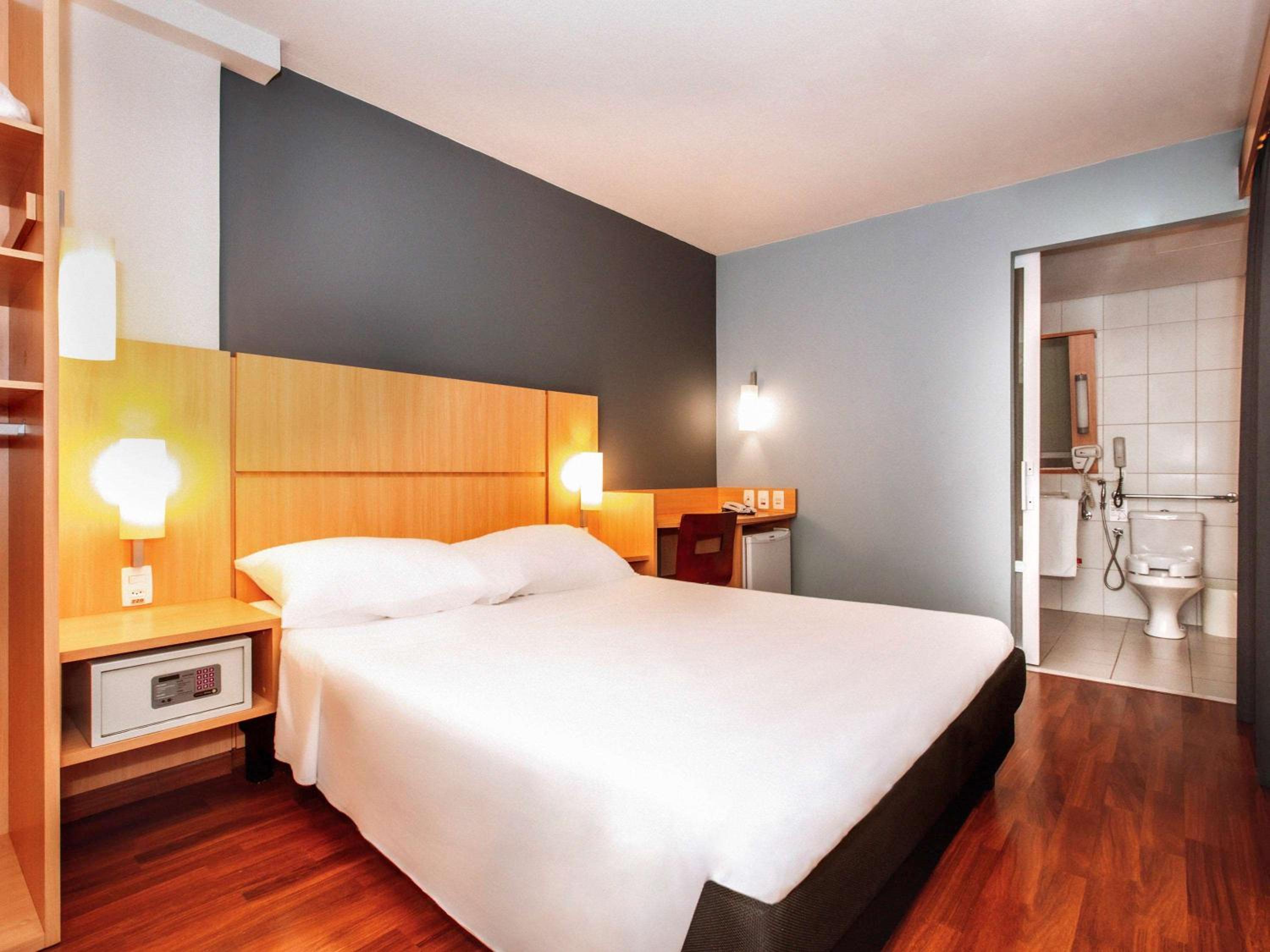 Standard Double Room - Disability Access