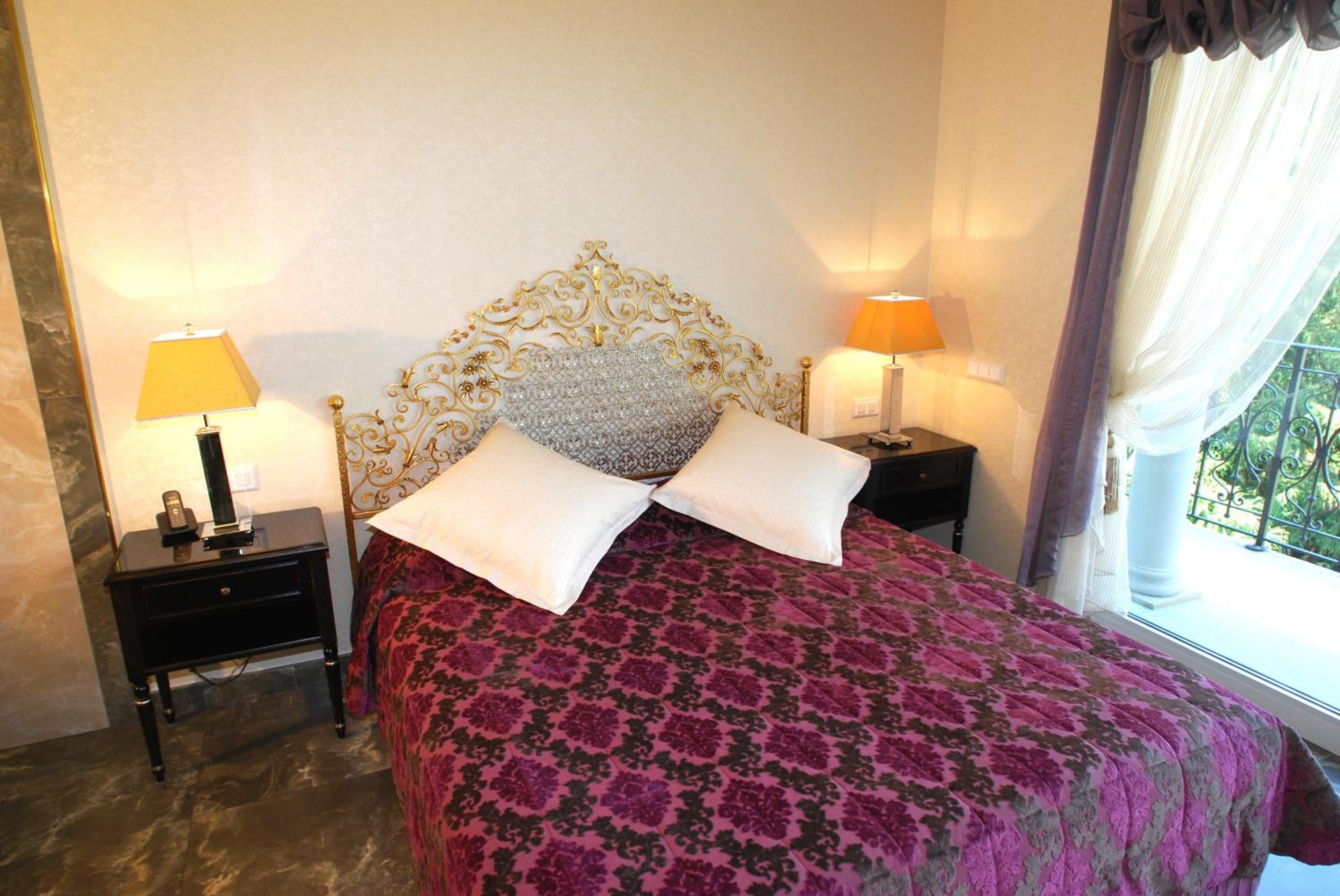 Privilege Twin Room with Park View