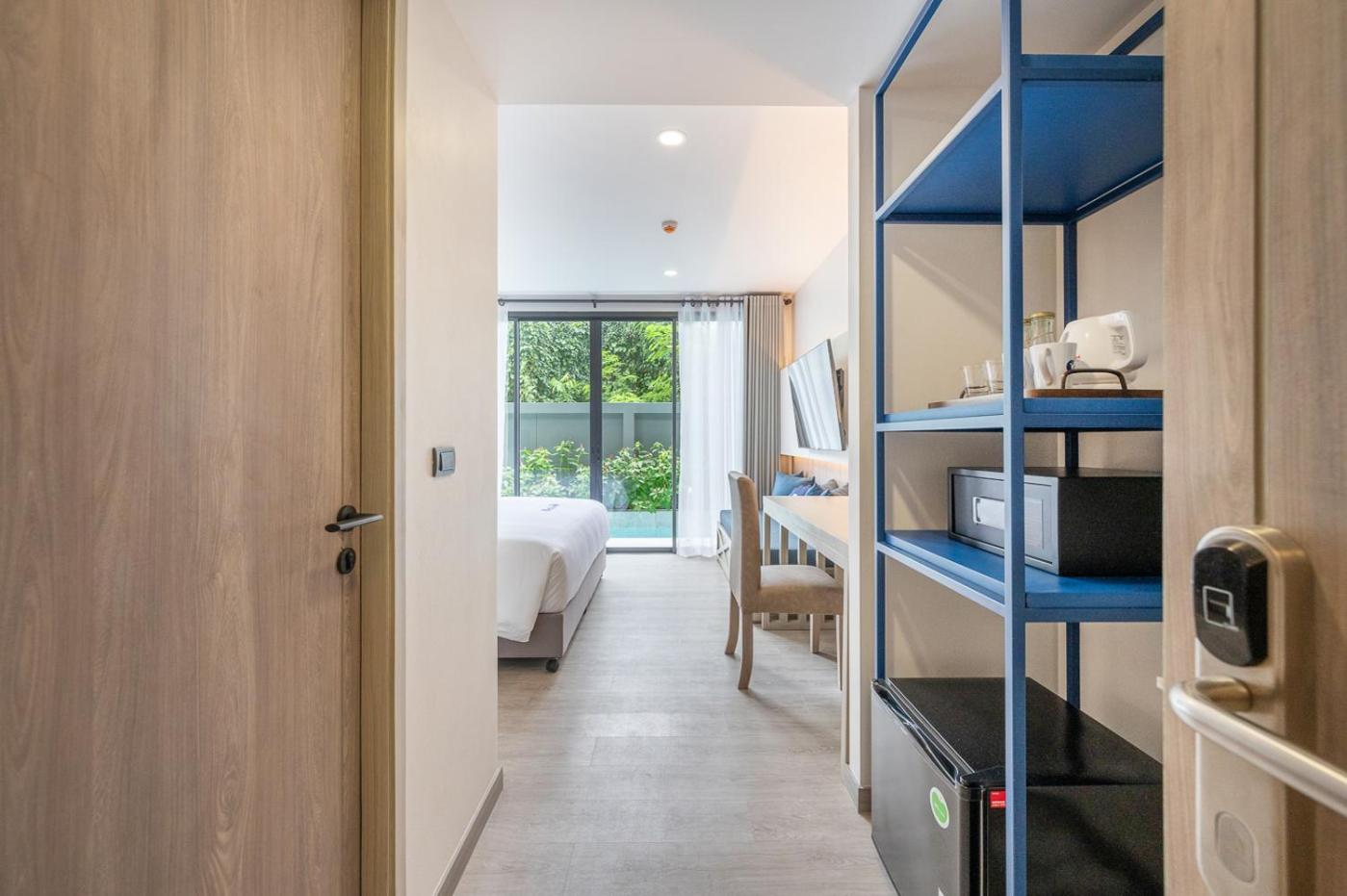 Deluxe Double Room with Pool Access