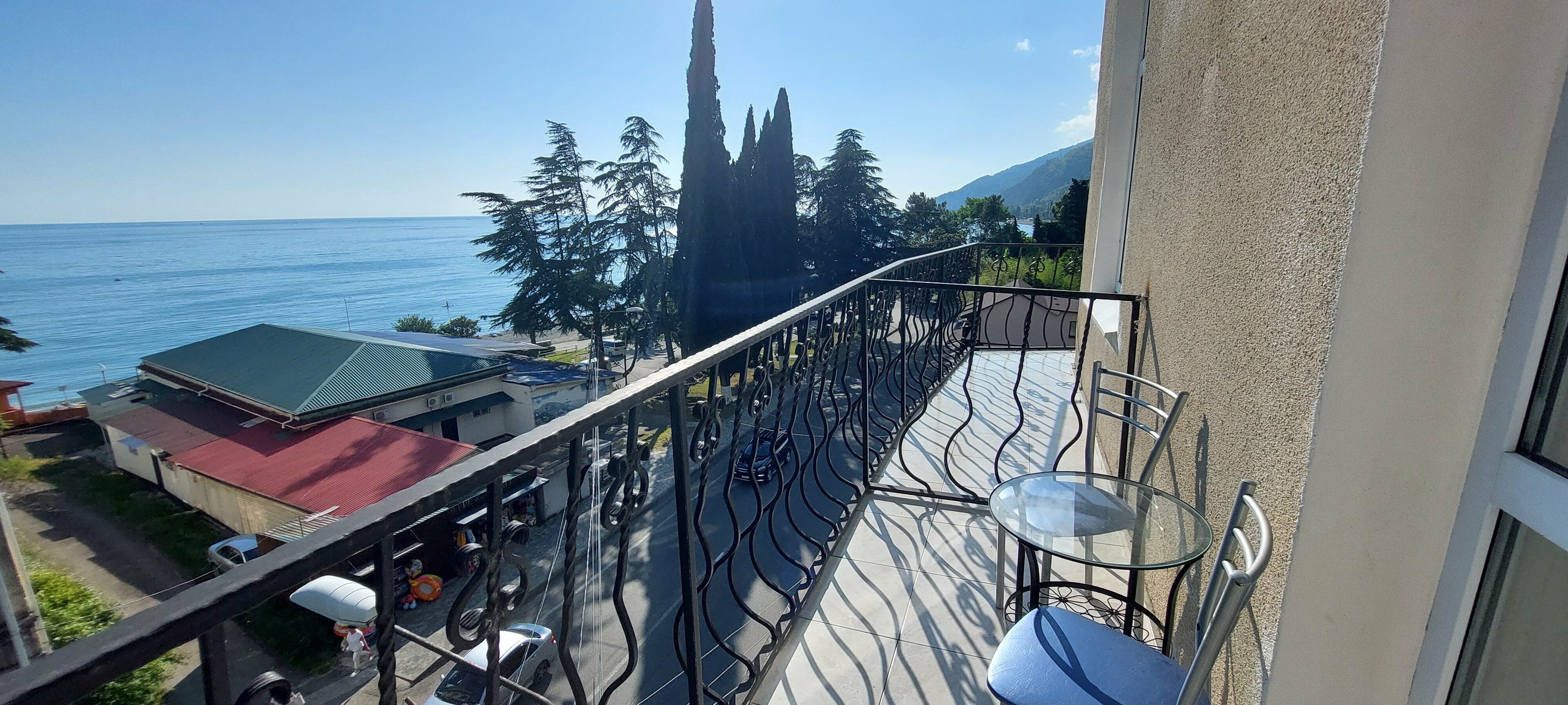 Трехместный номер с видом на море